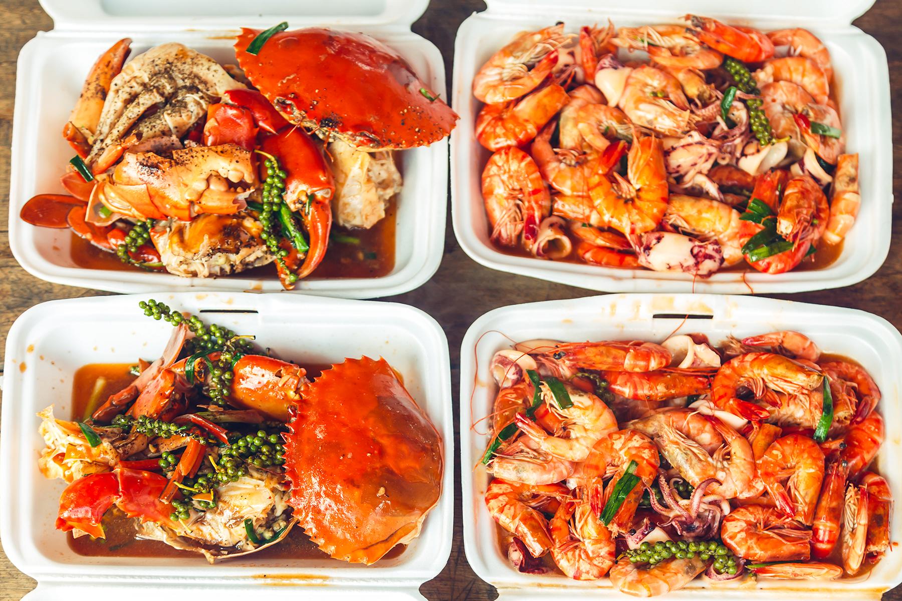 17_25UltimateCambodia__EatCrabAndRelaxByTheBeach_shutterstock_1089581969