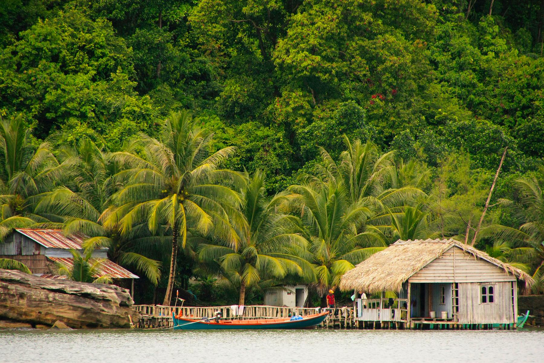 21_25UltimateCambodia__ExploreWildNatureAtReamNationalPark_dreamstime_l_30284669