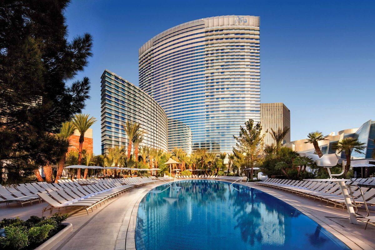 10 Best Pools in Vegas for Fun and Relaxation 