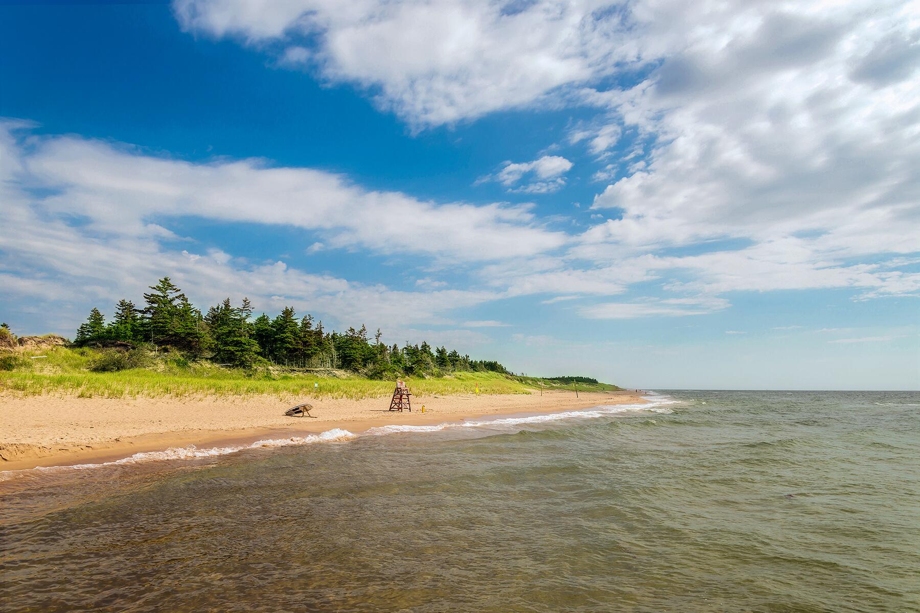 Singing Sand Beaches: How and Where to Hear Dry Sand Sing - Thrillist