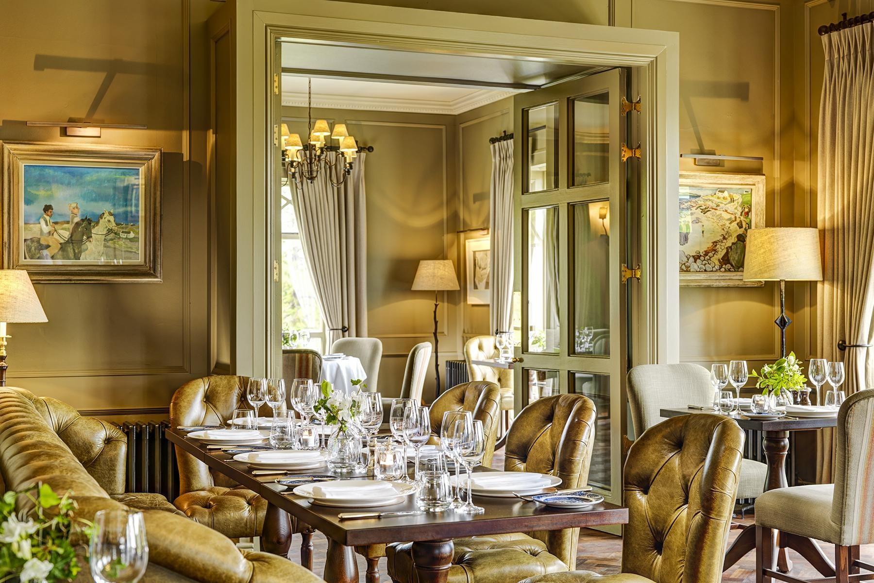 03_02_BestCastleHotelsIreland__BallynahinchCastle_Ballynahinch Restaurant 2
