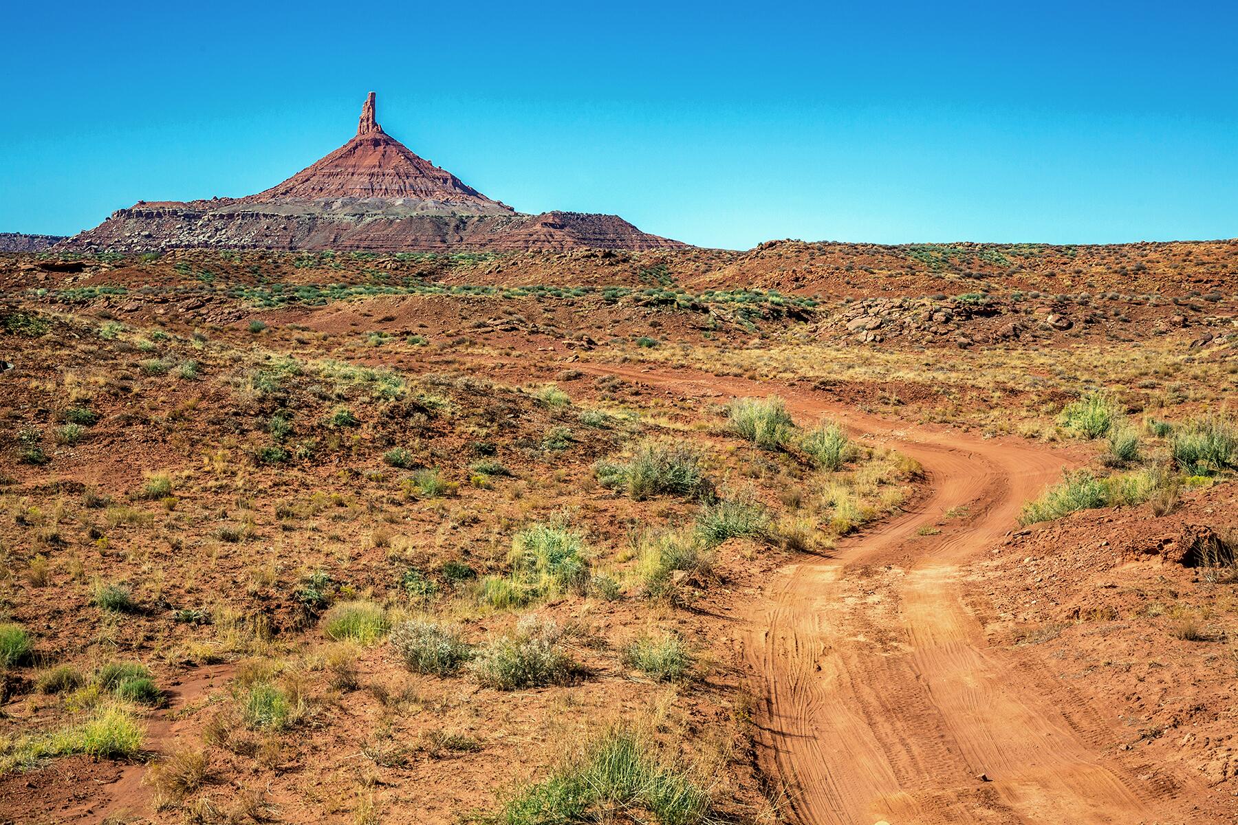 03_IncredibleThingsToDoInBearsEars__TakeACyclingTrip_shutterstock_744476734