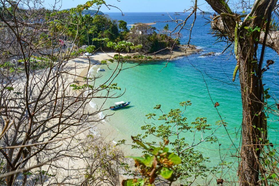 04_PanamaBeachBumGuide__IslaContadora_dreamstime_xxl_137842109