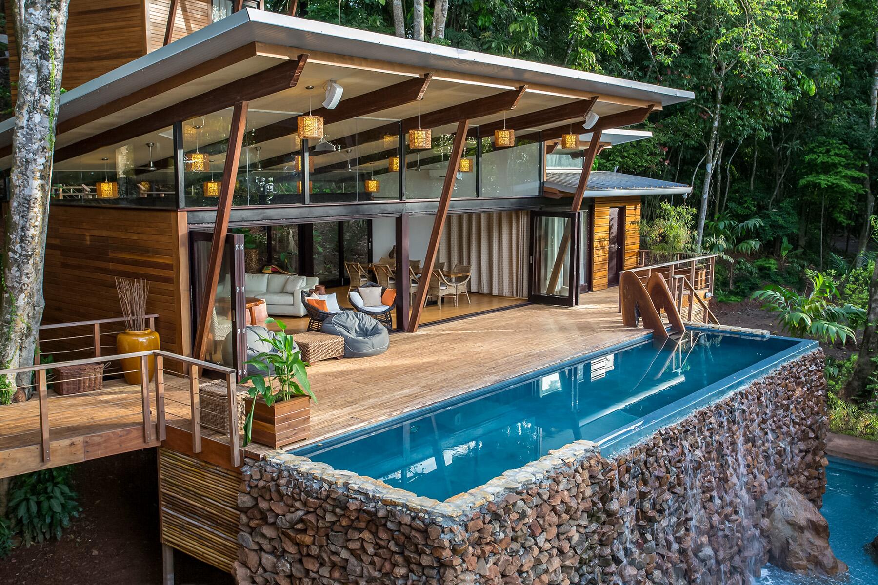 04_PanamaLuxury__StayinaLuxuryVillaonaSecludedIsland_4.) Isla Palenque-Villa Estate-1