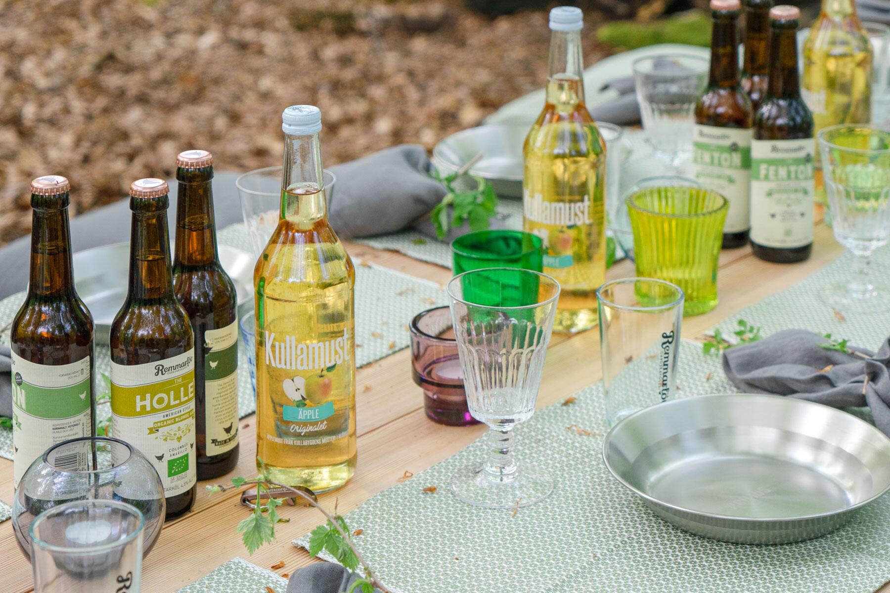 <a href='http://www.fodors.com/world/europe/sweden/experiences/news/forage-in-sweden-and-your-palate-and-the-planet-will-thank-you#'>From "Forage in Sweden and Your Palate—and the Planet—Will Thank You: Dine Alfresco in the Woods"</a>