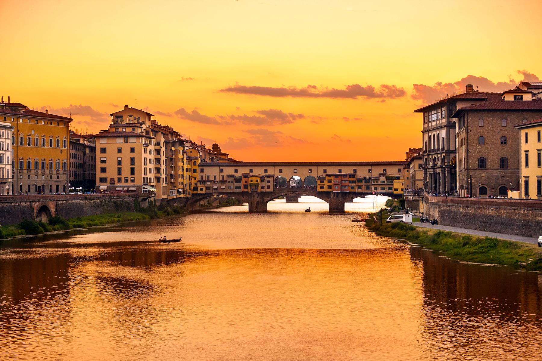05_UltimateTuscany__WatchTheSunsetPonteVecchio_shutterstock_159894083