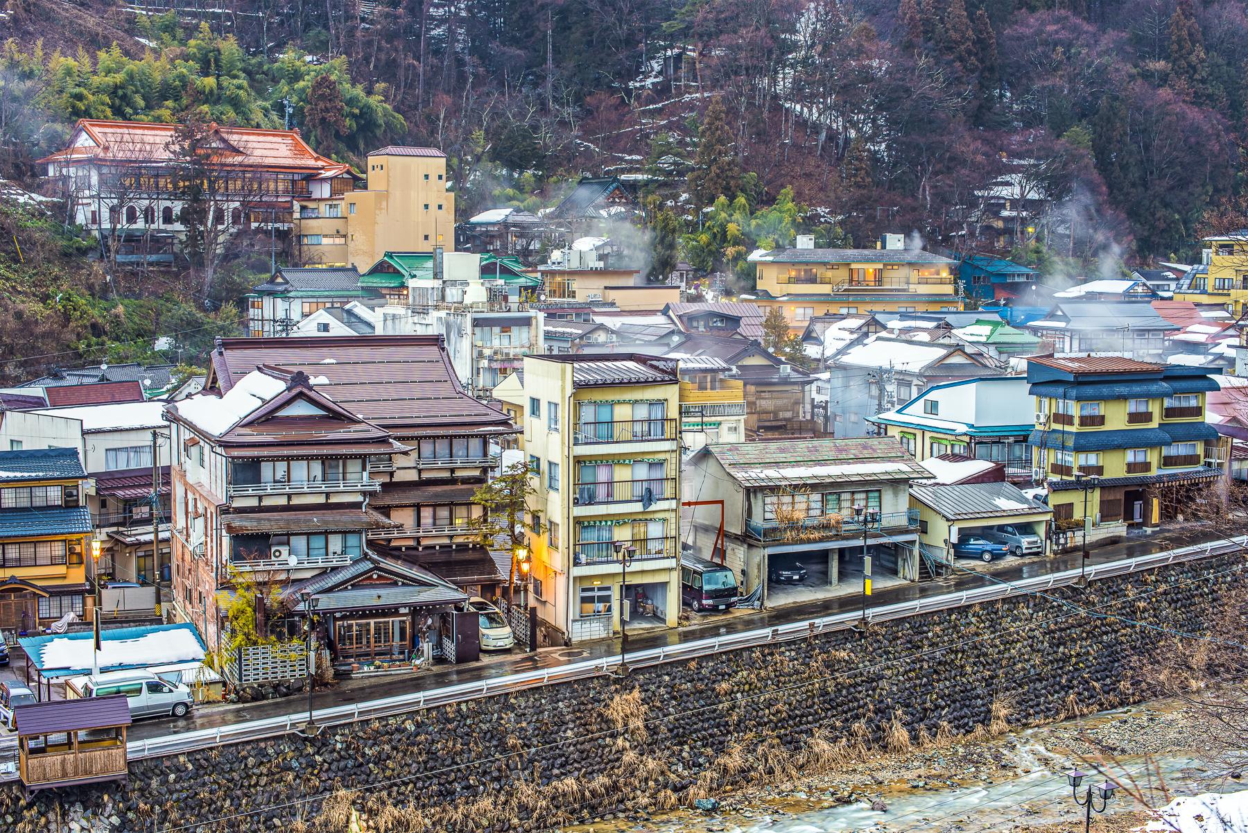 06_JapanSnowMonkeys__WhereshouldIStay_shutterstock_173114909