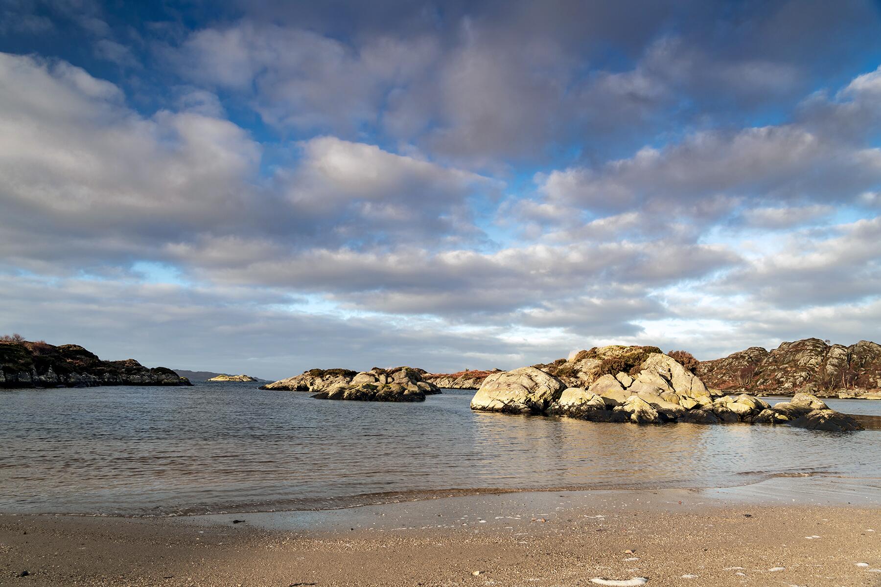 06_SingingSandBeaches__BritishIsles_dreamstime_xxl_136618630