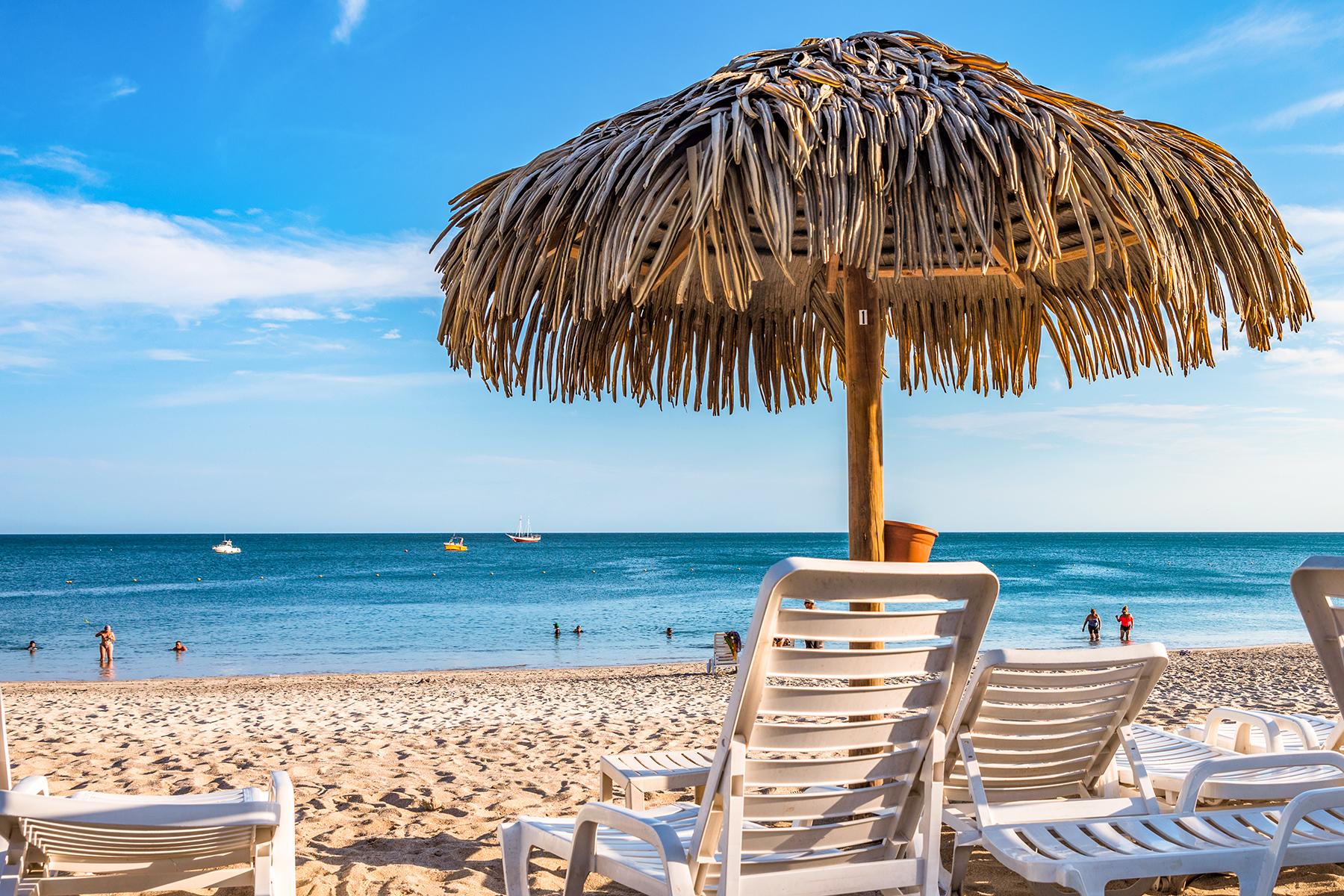 09_PanamaBeachBumGuide__PlayaFarallon_shutterstock_1433942480