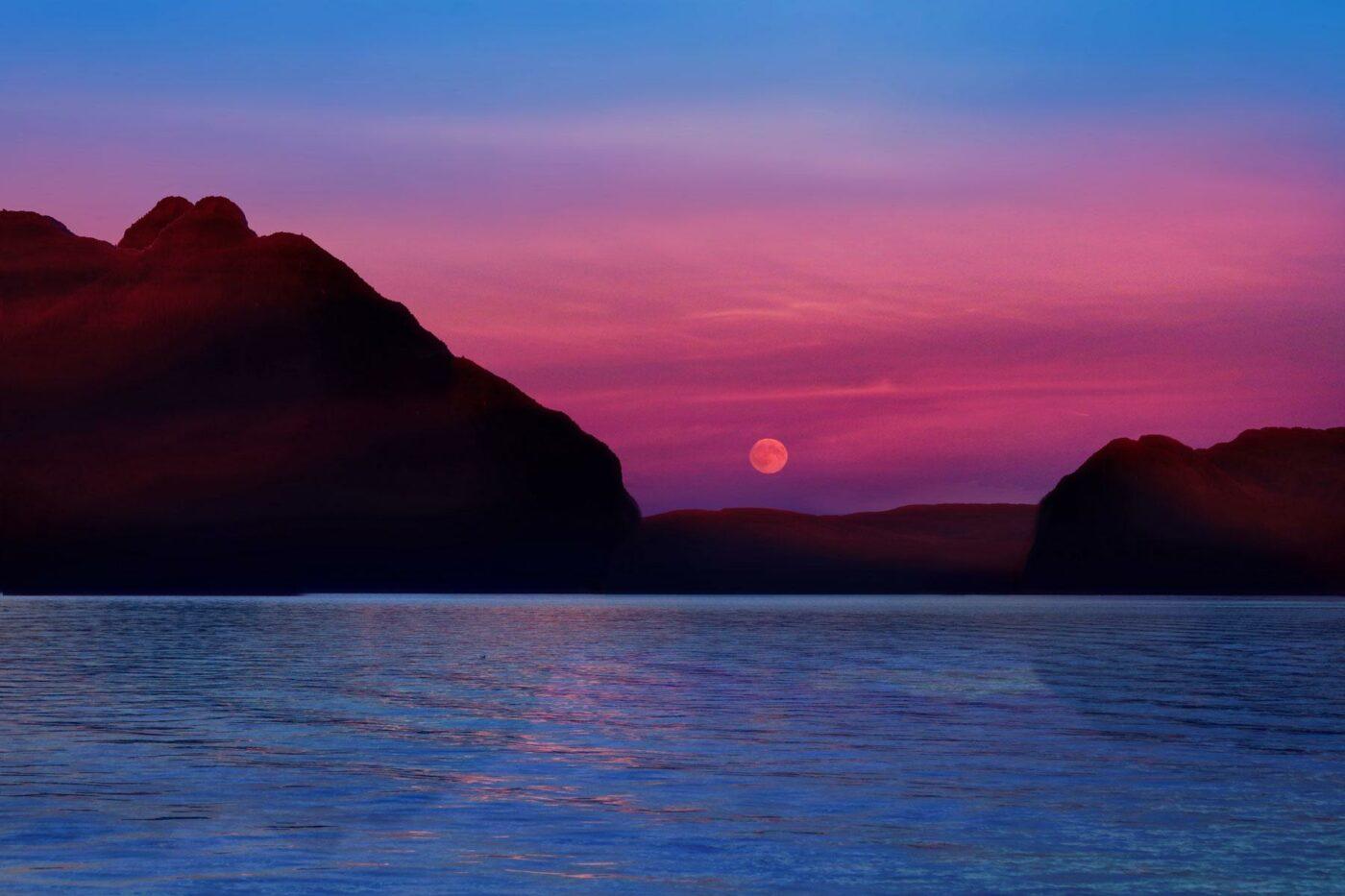 You Should Visit Alaska in the Summer Because of the Extra Daytime