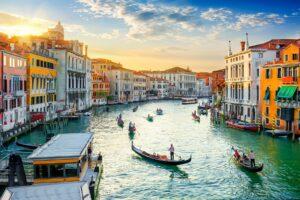 10 Venetian Architectural Wonders to Astound and Inspire You