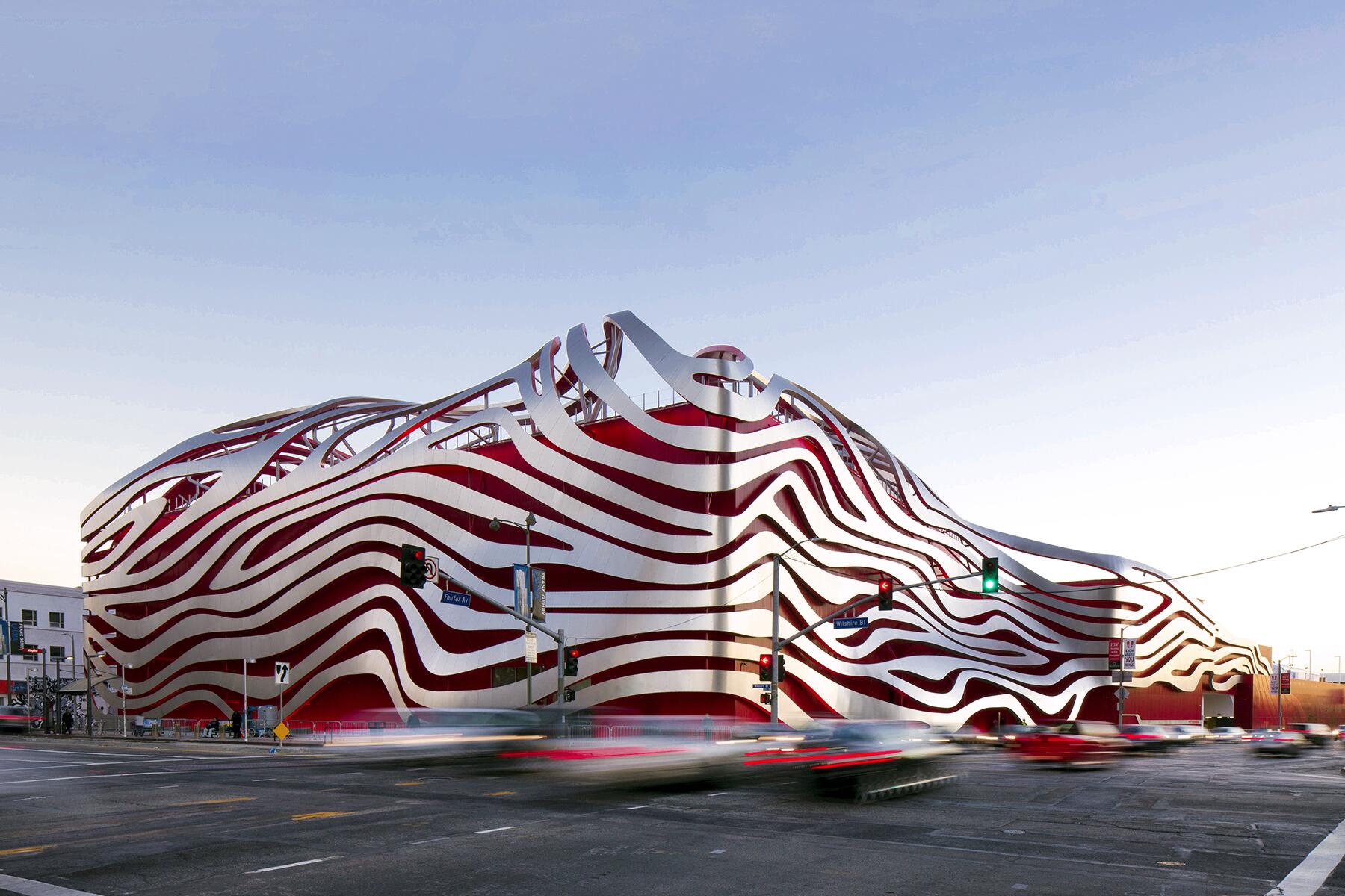 10_01_UnderTheRadarLosAngeles__PetersenAutomotiveMuseum_DLZ_5147