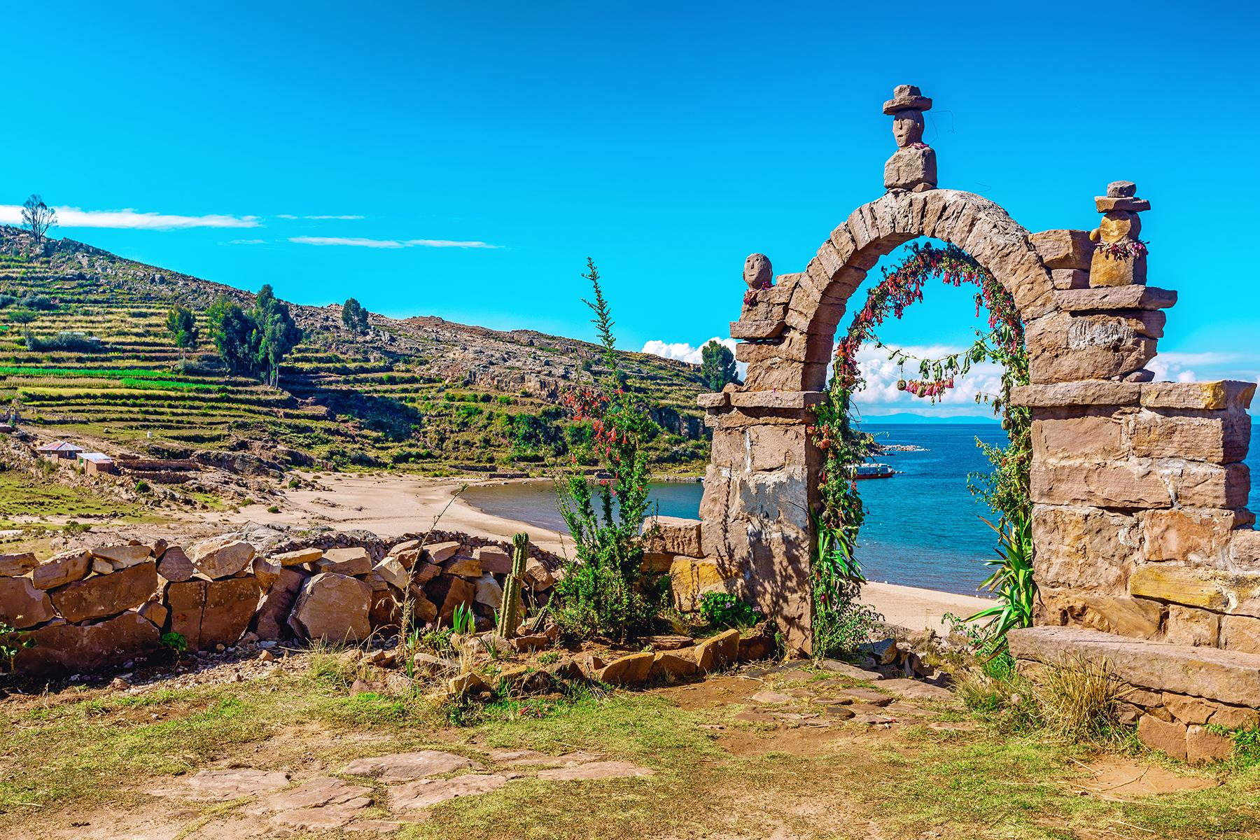 10_ArtisanIslands__Taquile_shutterstock_1299479194
