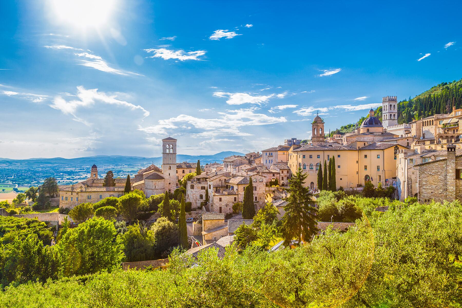 10_DayTripsFromRome__Assisi_shutterstock_407361064