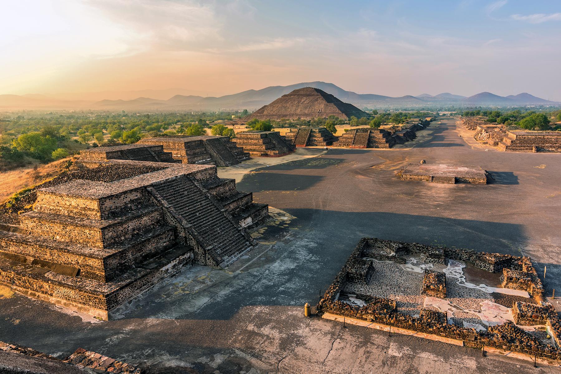 14_PseudoarchaeologicalTheories__TeotihuacanPyramids_shutterstock_1279641568