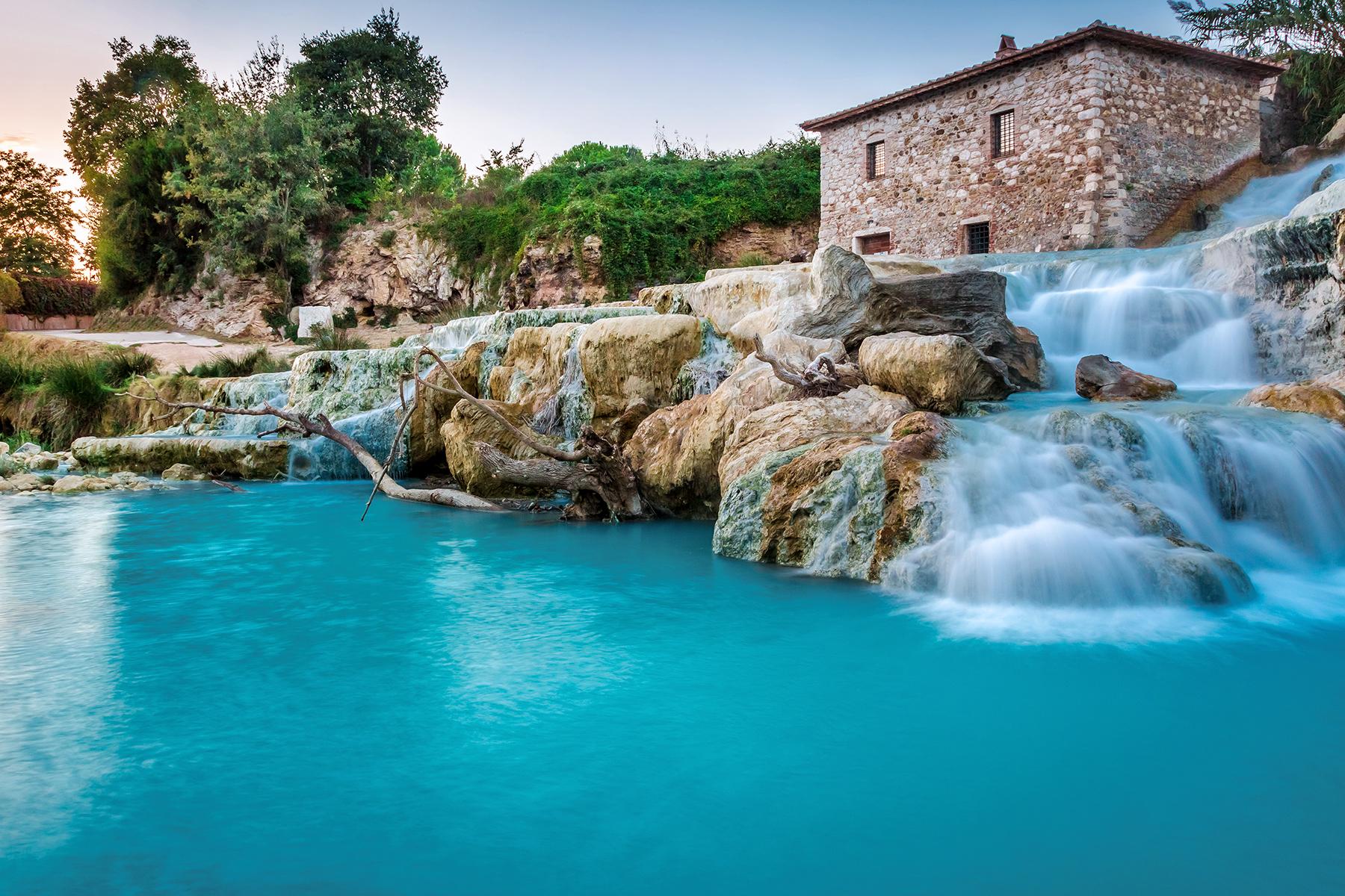 15_UltimateTuscany__SoakInTermeDiSaturnia_shutterstock_234355084