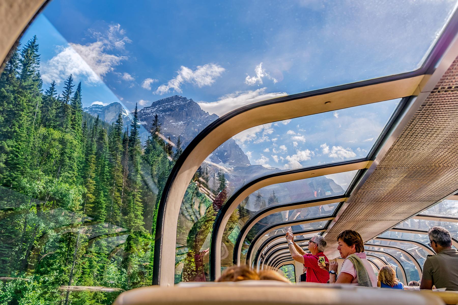 20_DitchThePlaneRideTheTrain__RideInStyle_shutterstock_1285046776