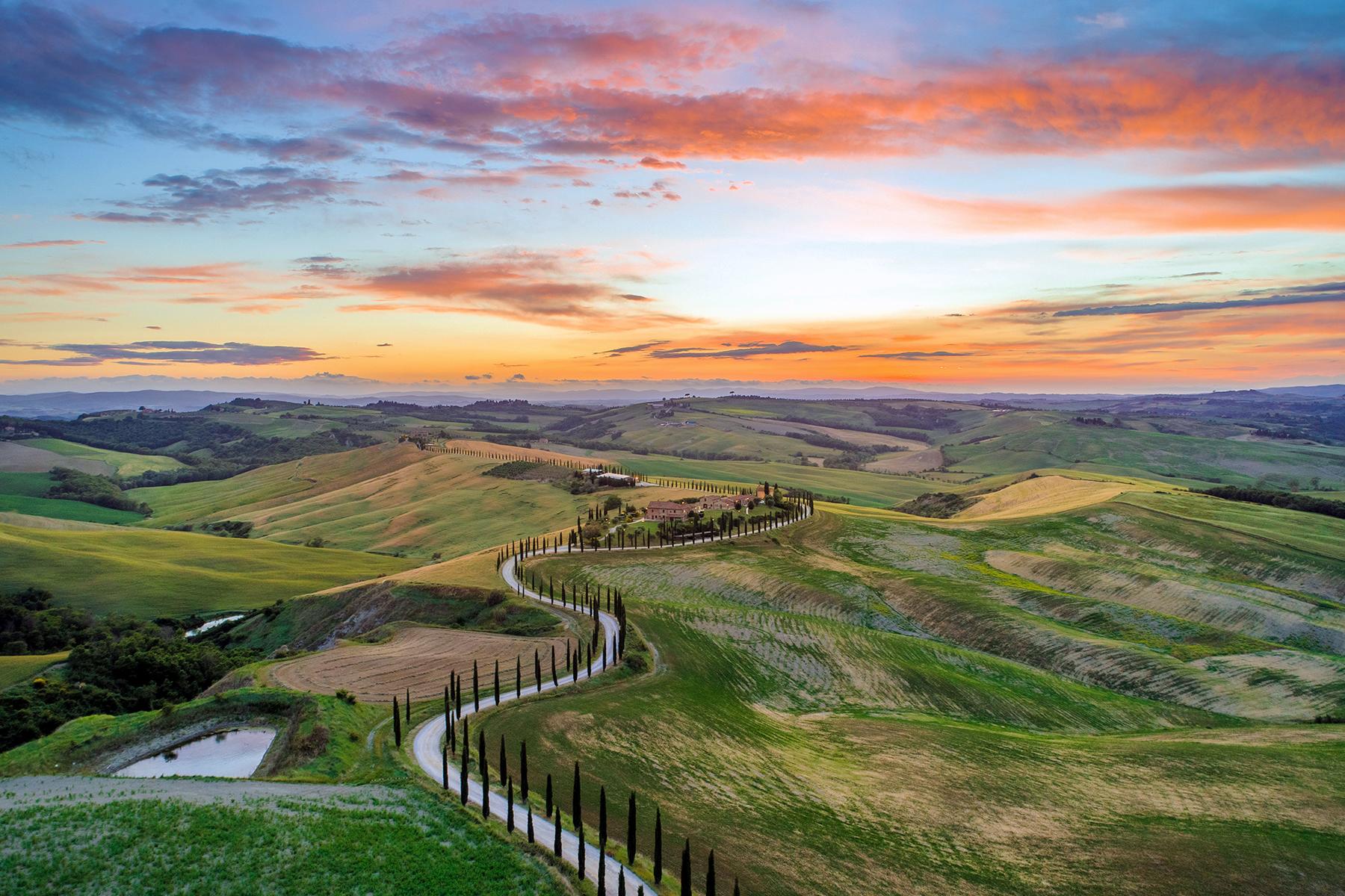 24_UltimateTuscany__RelaxInTheValDOrcia_luca-micheli-551329-unsplash