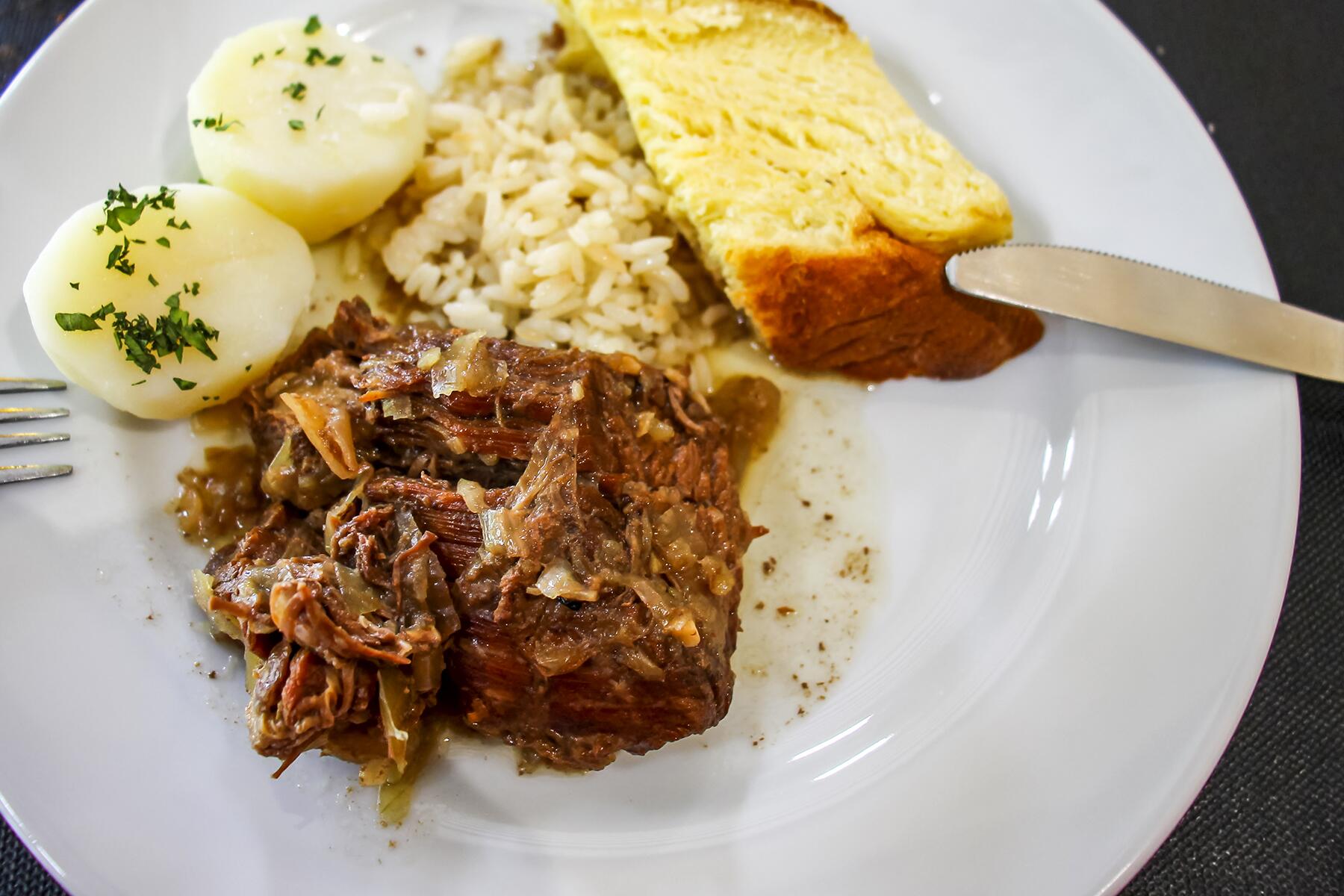 01_12RegionalDelicaciesAzores__Alcatra_shutterstock_1385210006