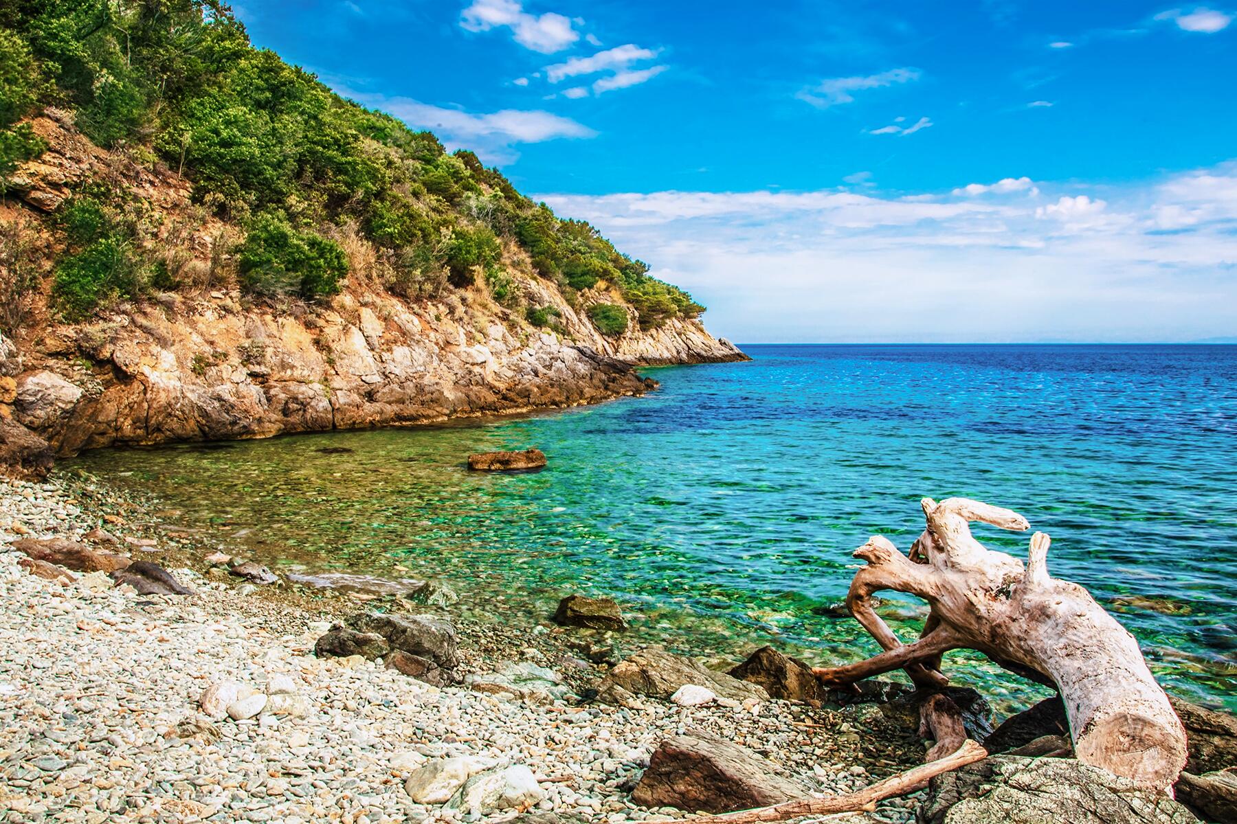 01_20BestBeachesInItaly__CalaDelGessoMonteArgentarioTuscany_shutterstock_611841311