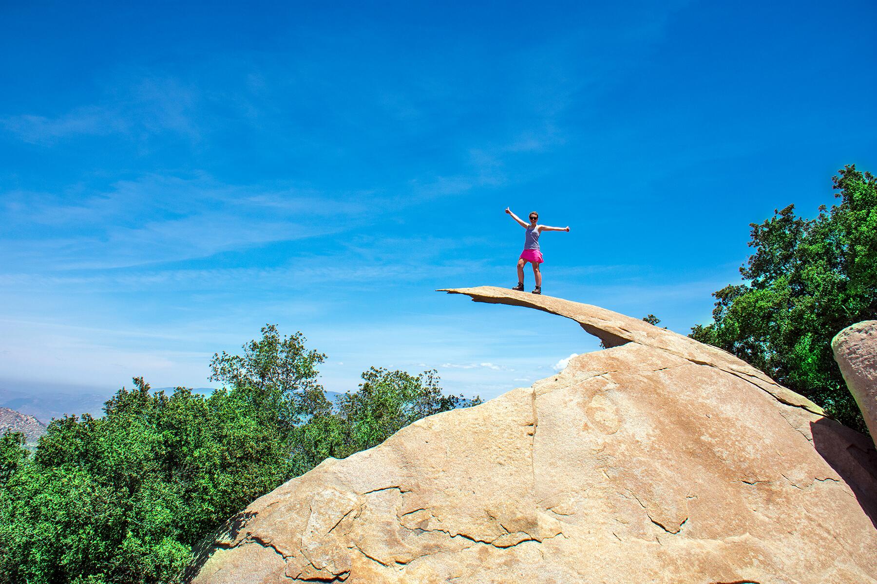 01_UltimateThingsToDoSanDiego__HikeMountWoodsonPotatoChipRock_shutterstock_1266806017