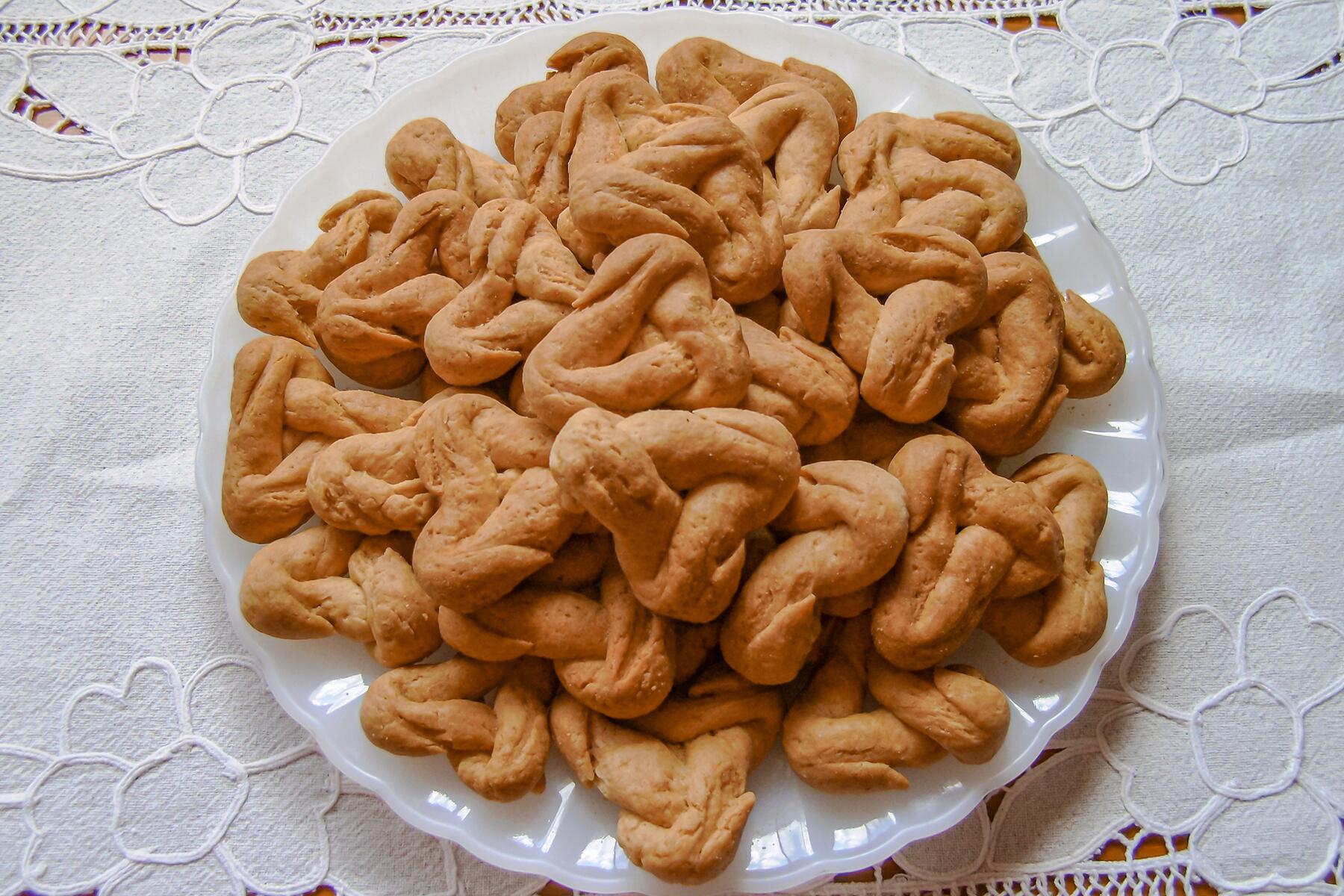 02_12RegionalDelicaciesAzores__BiscoitosdeOrelha_2.) Bisc_orelha_1