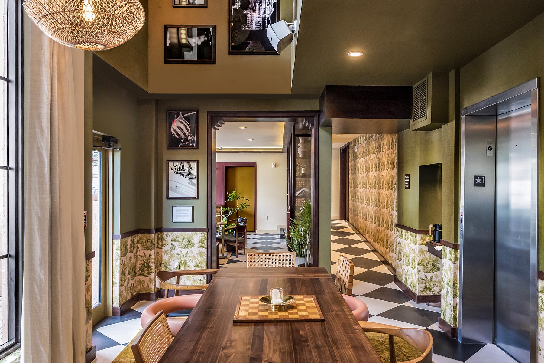 04_02_HotelAwards2020__USA_LifeHouseLittleHavana_4 2 Library 1 04_02_HotelAwards2020__USA_LifeHouseLittleHavana_4 2 Library 1