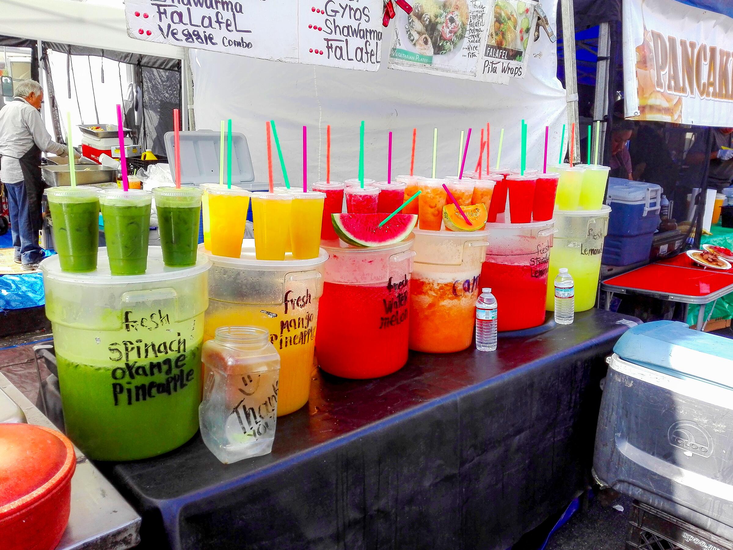 06_WhatToEatinLA__OrganicJuiceandSmoothies_shutterstock_1186266025
