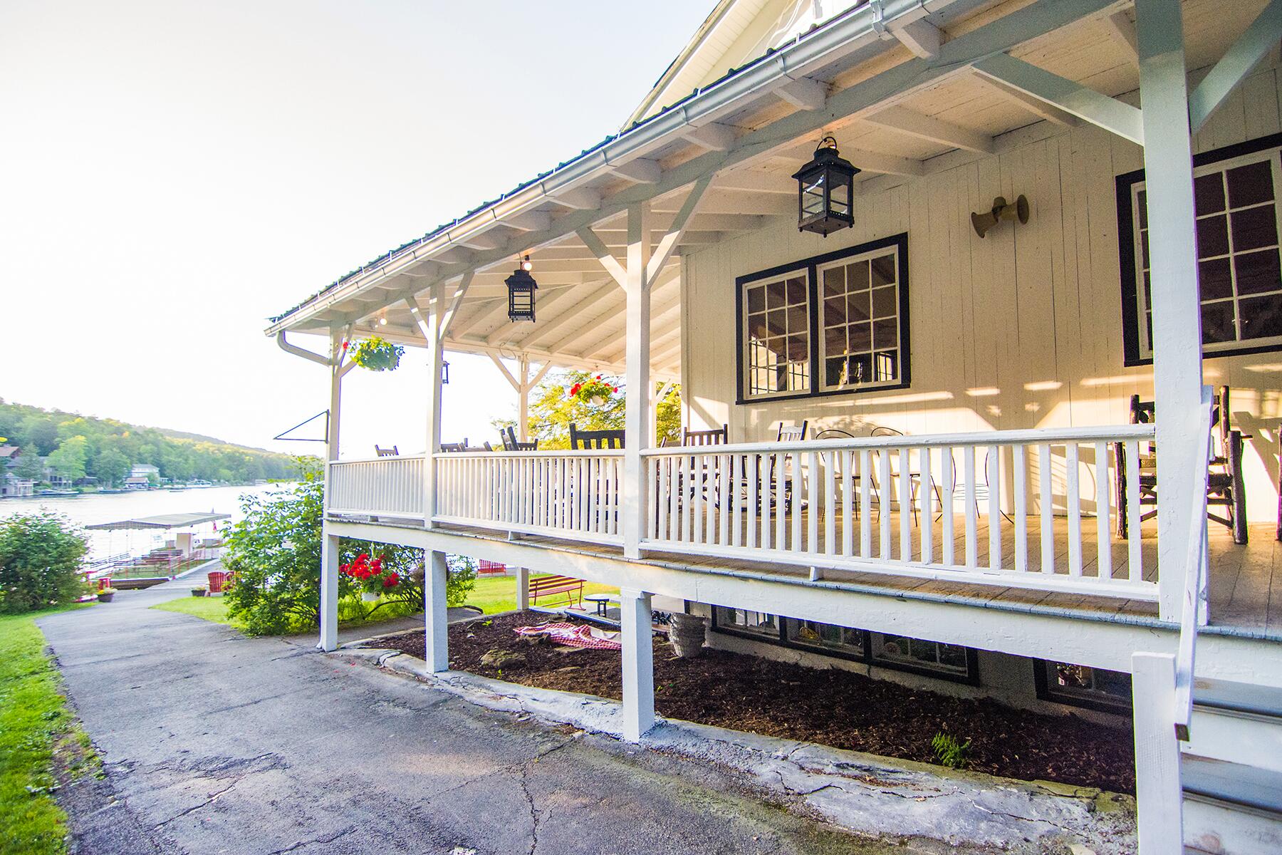 <a href='https://www.fodors.com/world/north-america/usa/new-york/the-catskills/experiences/news/11-places-in-the-catskills-where-you-can-still-feel-those-dirty-dancing-vibes#'>From "11 Places in the Catskills Where You Can Still Feel Those Dirty Dancing Vibes: Scott’s Family Resort "</a>