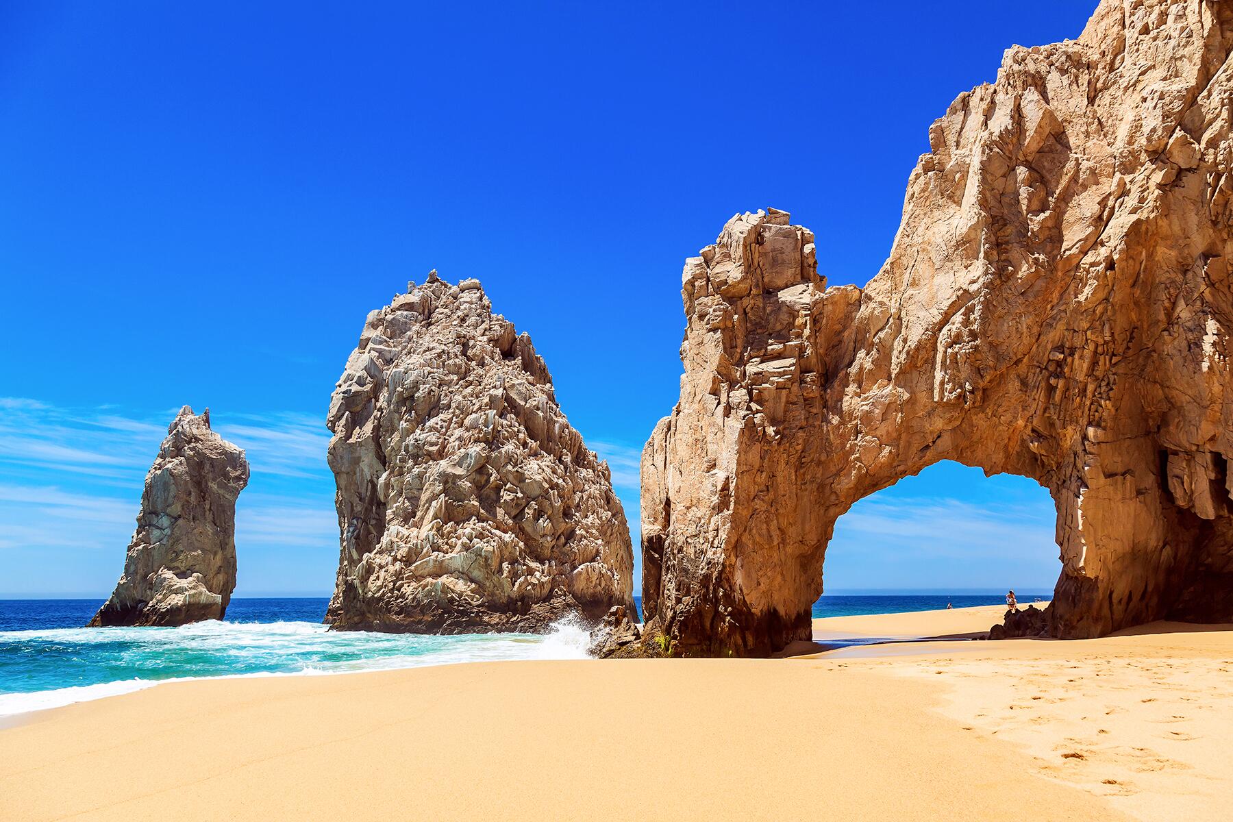 08_InternationalFlightsCheaperThanDomestic__CaboSanLucas_iStock-471283412