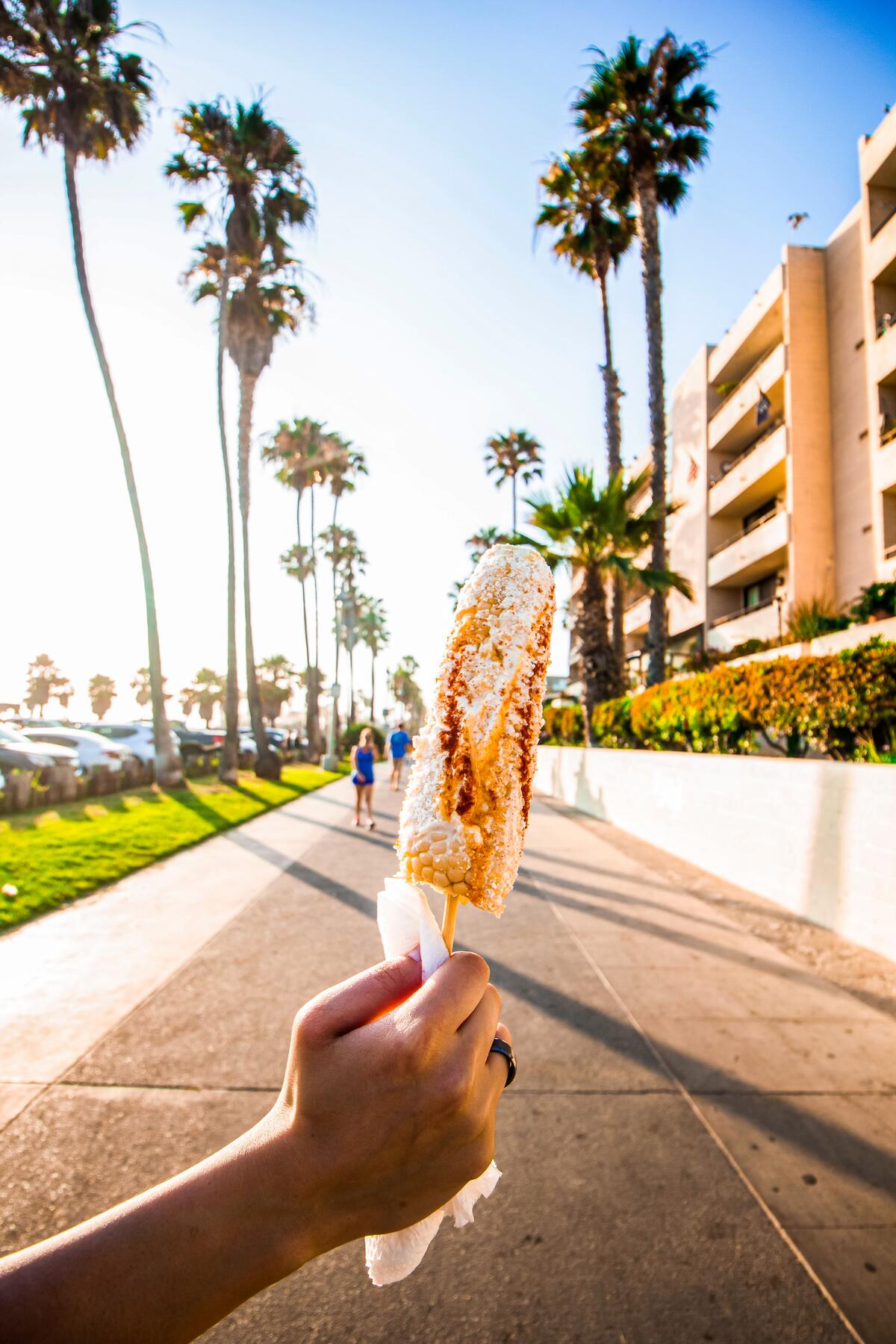 08_WhatToEatinLA__Elote_8.) robert-penaloza-vKJF-6guJ4k-unsplash