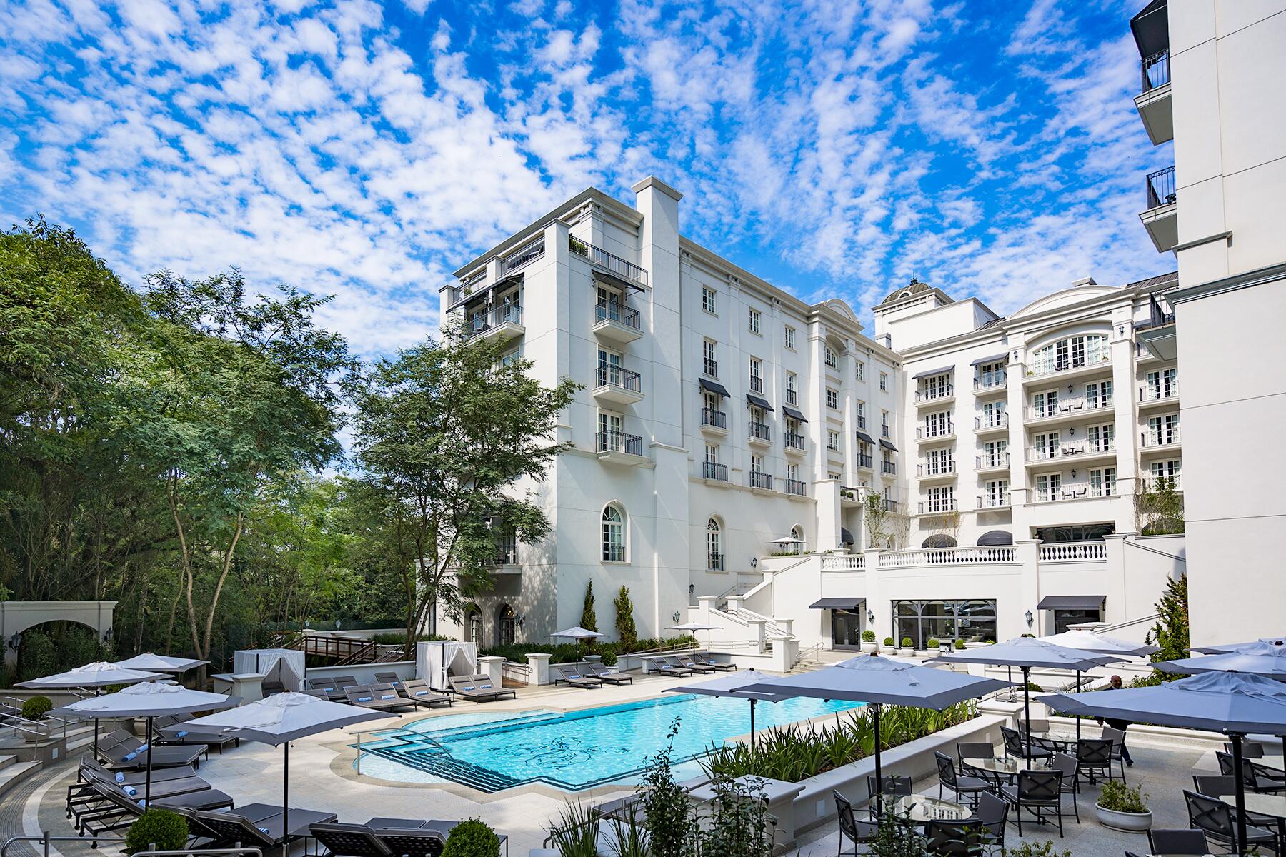 10_01_HotelAwards2020__Caribbean_PalacioTangara_10 1 Palácio_Tangará_Exterior_Pool_View_2924 10_01_HotelAwards2020__Caribbean_PalacioTangara_10 1 Palácio_Tangará_Exterior_Pool_View_2924