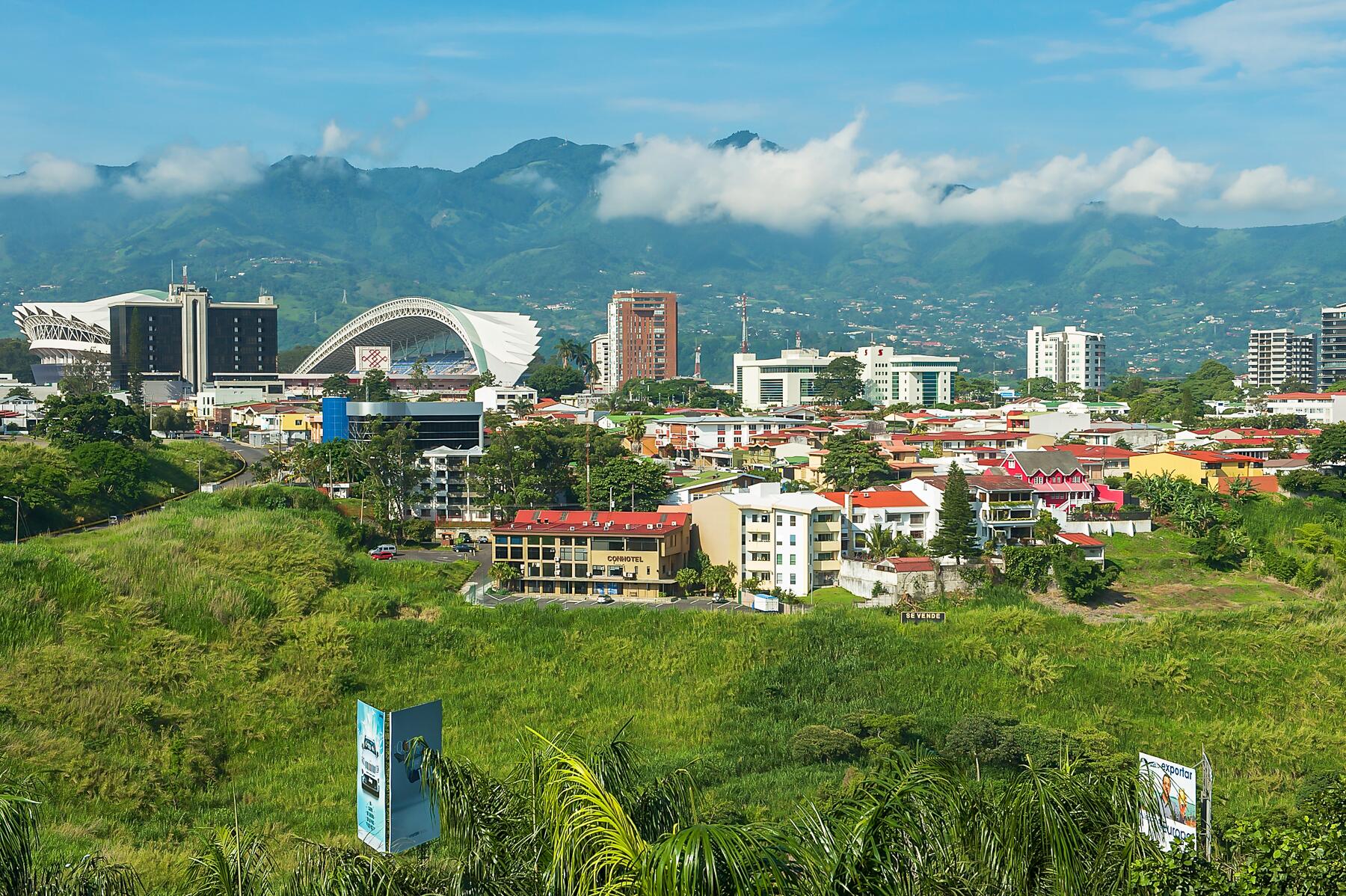 10_10ThingstoknowCostaRica_CostaRicahasnoArmyiStock-468862782