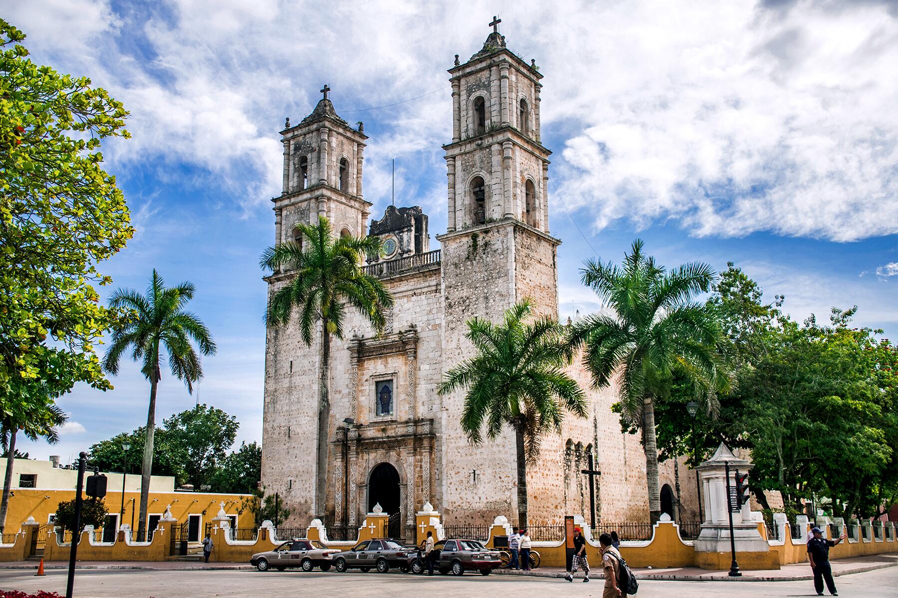 10_UltimateYucatan__ColonialArchitecture_shutterstock_478066753