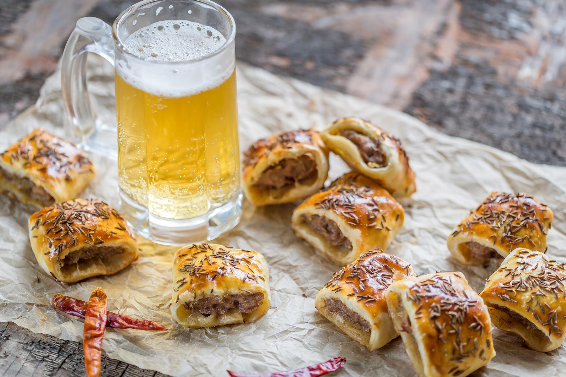 13_ThingsToEatAndDrinkInLondon__SausageRolls_shutterstock_332605349