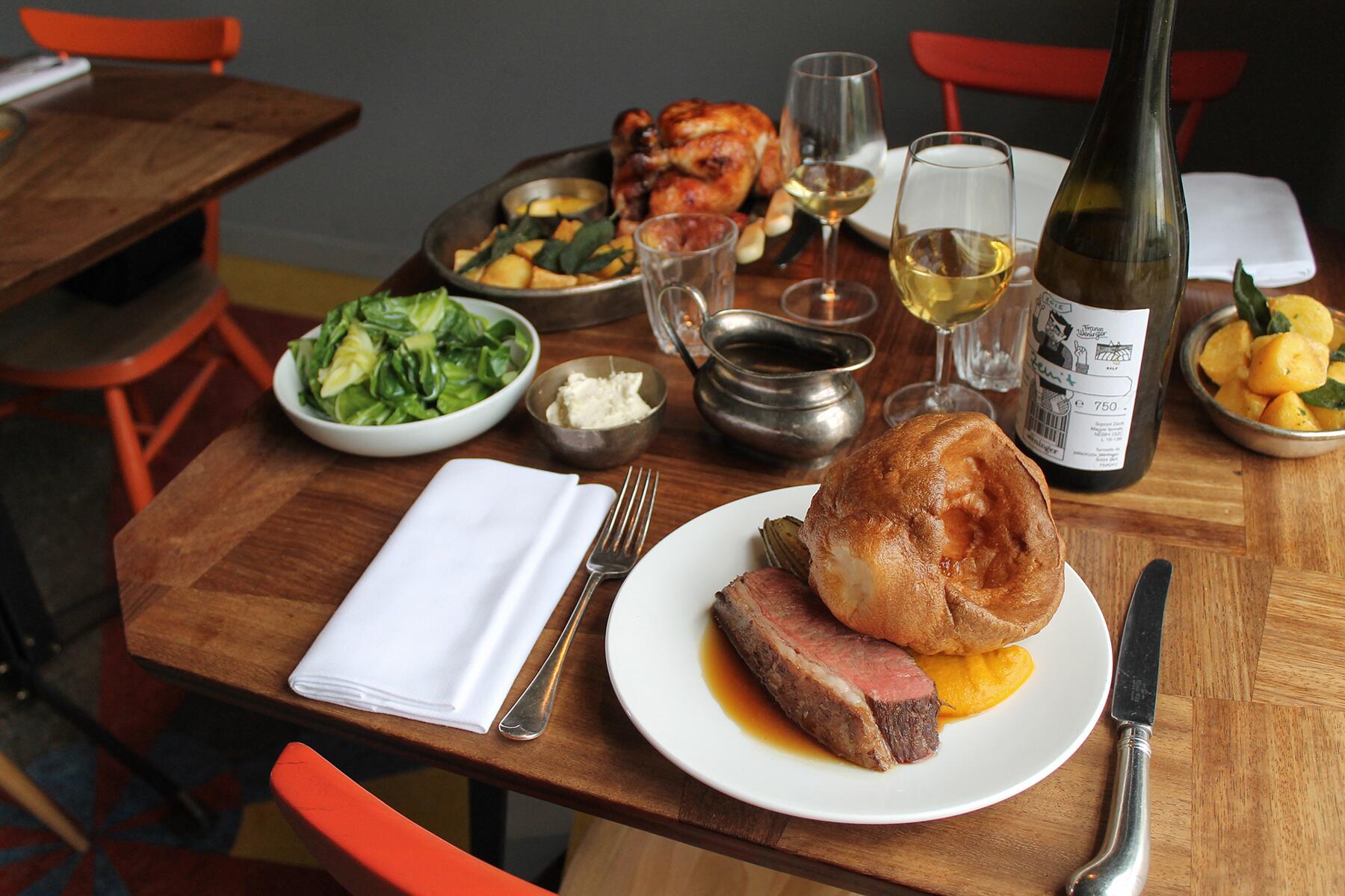 15_ThingsToEatAndDrinkInLondon__SundayRoast_15 image1