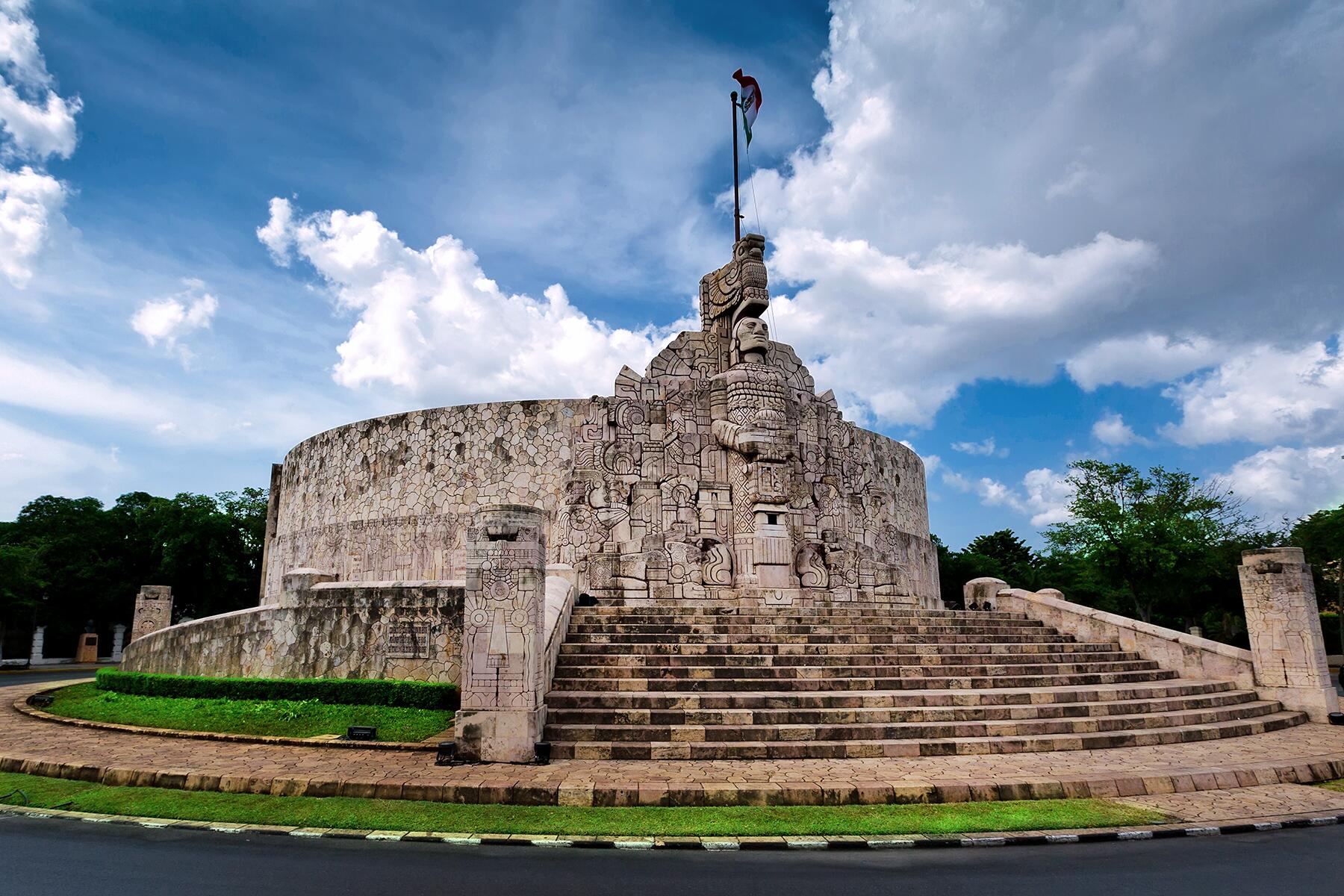 18_UltimateYucatan__StrollPaseodeMontejo_shutterstock_294937667