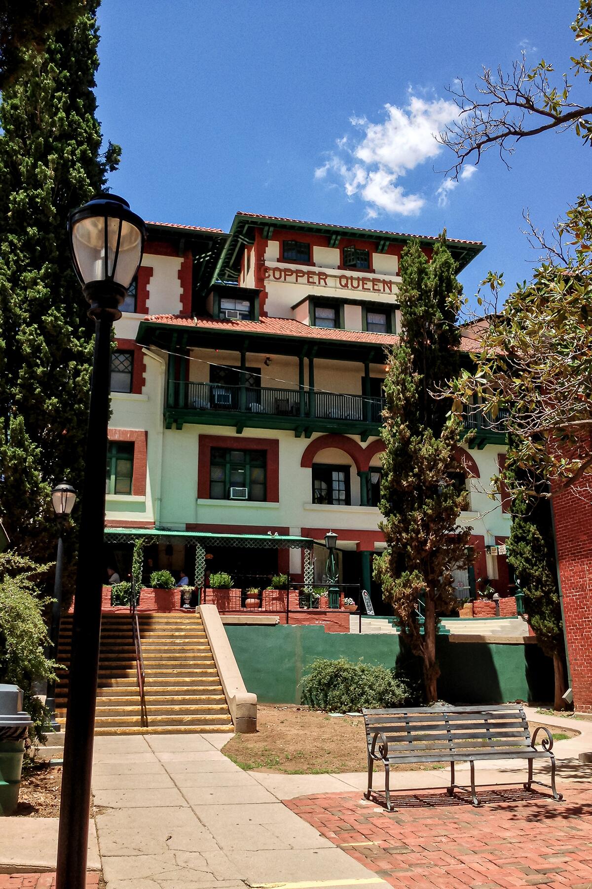 01_RoadsideAttractions__SomethingHaunted_1.) Copper_Queen_Hotel_(9277427805)