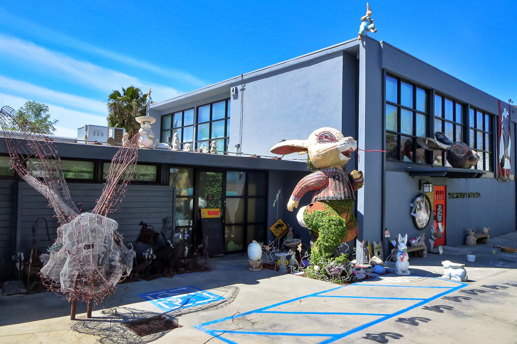 04_SmallLosAngelesMuseum__BunnyMuseum_4.) TBM 2019