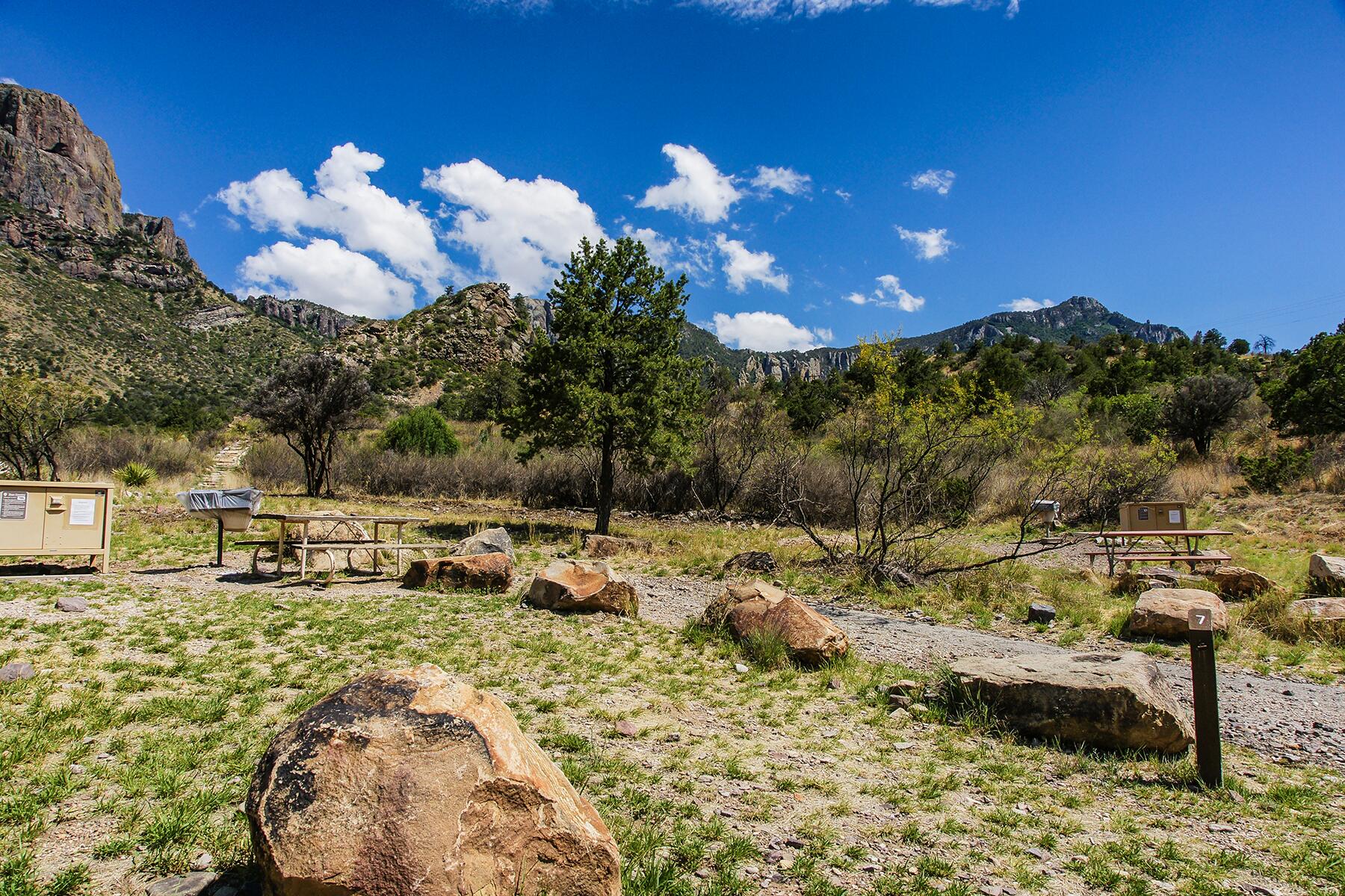 07_BigBend101__AreThereShowersAndBathrooms_shutterstock_1365914273
