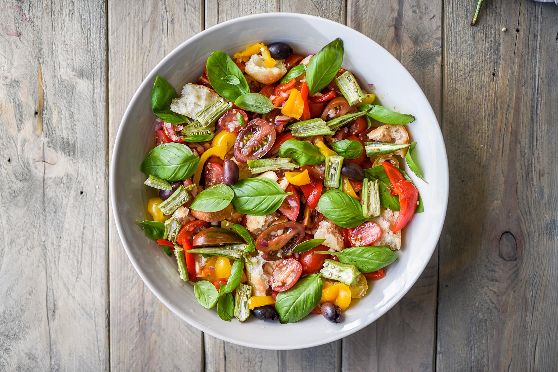 12_EatnDrinkFlorence__Panzanella_shutterstock_1256084848