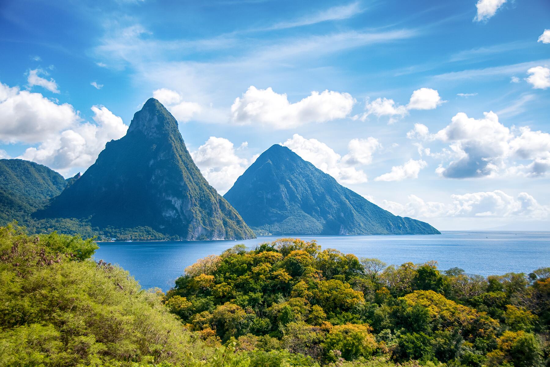 13_BestDivingCaribbean__SaintLucia_shutterstock_181115393