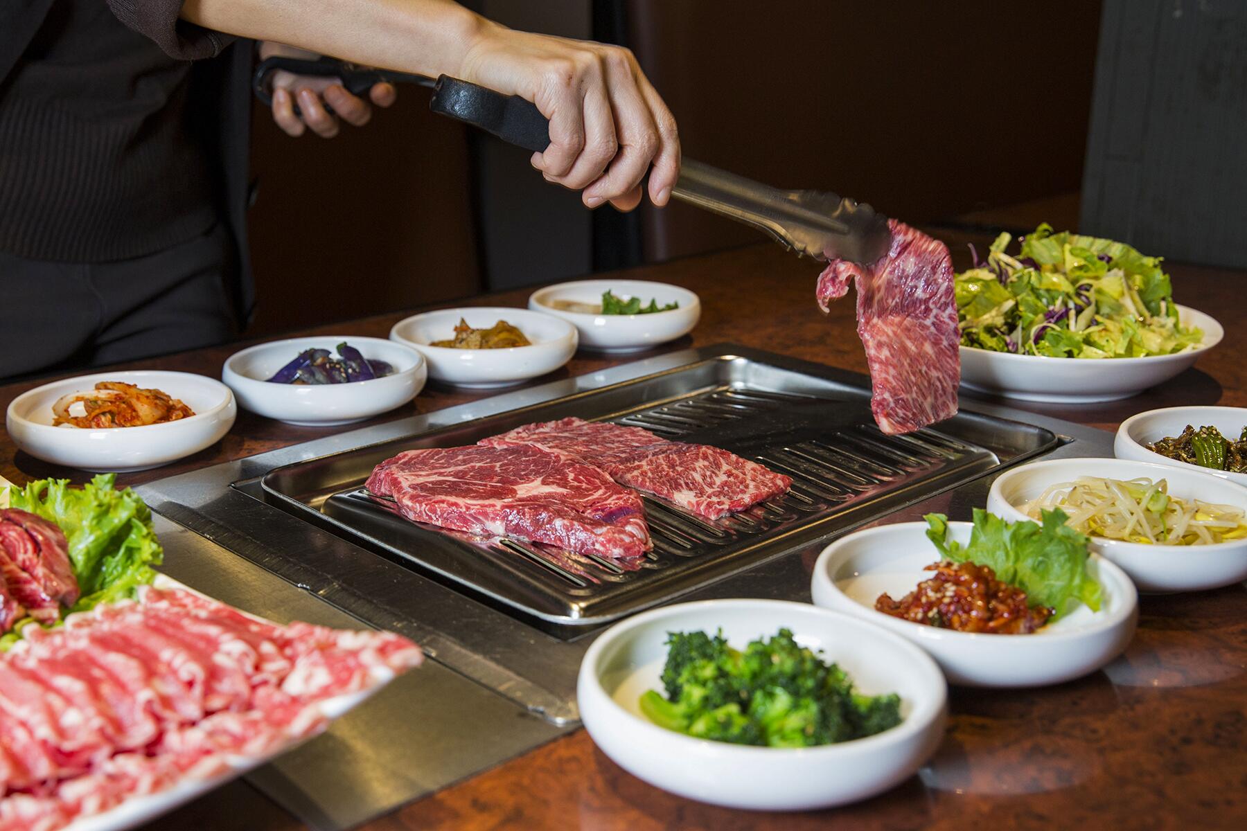15_WhatToEatAndDrinkInCalifornia__KoreanBBQ_shutterstock_525012445