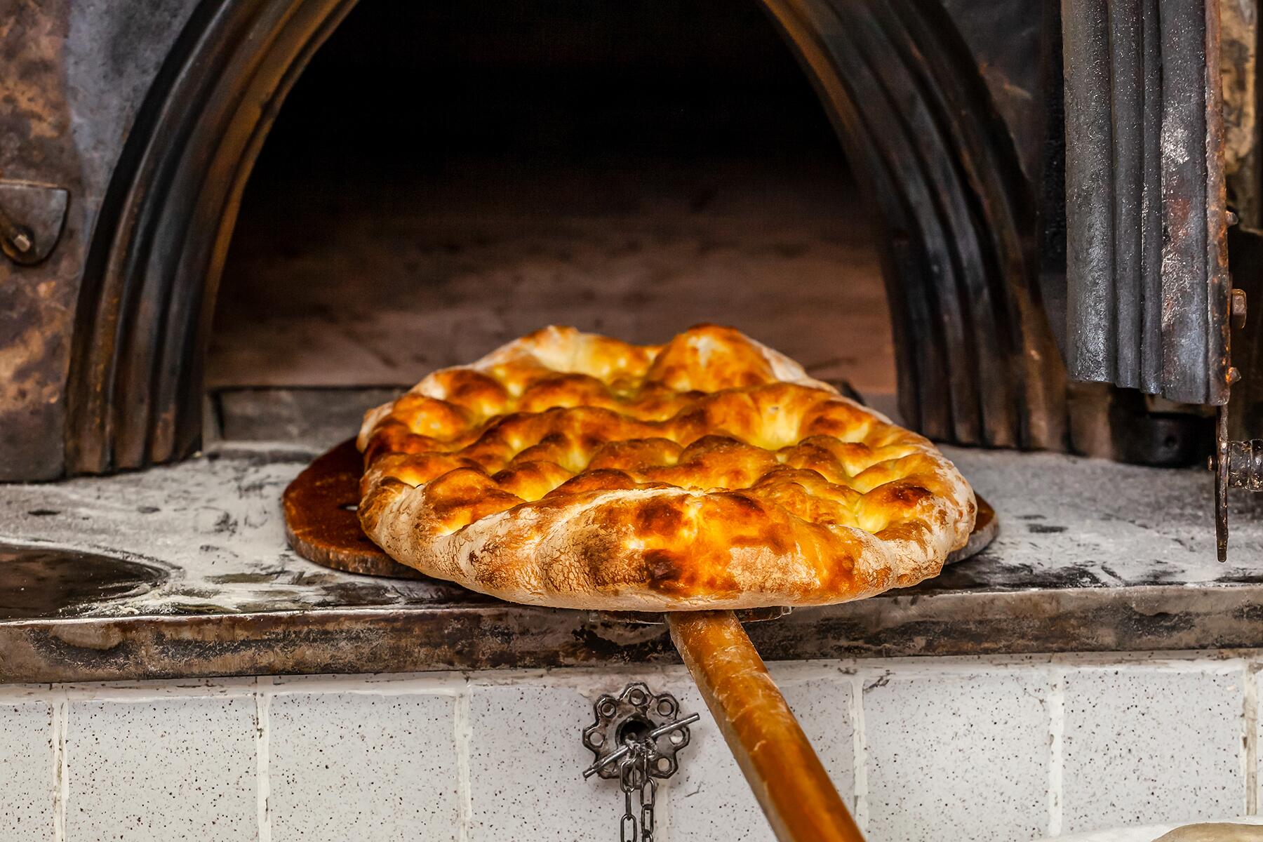 18_EatnDrinkFlorence__SchiataAll'uva_dreamstime_xxl_141287732