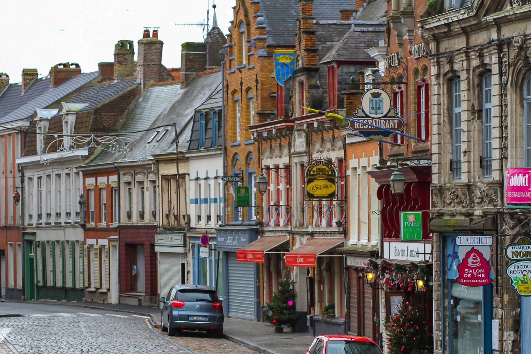 03_SmallTownsAndVillagesInFrance__Cassel_iStock-472105831