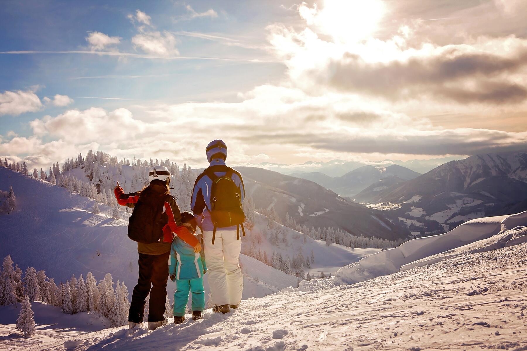 05_HowToRelaxOnFamilyVacation__DoThingsDuringTheDay_shutterstock_352664990