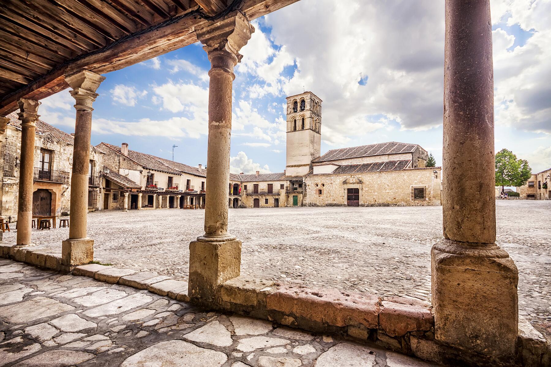 06_BestHiddenVillagesSpain__Pedraza_shutterstock_113727973