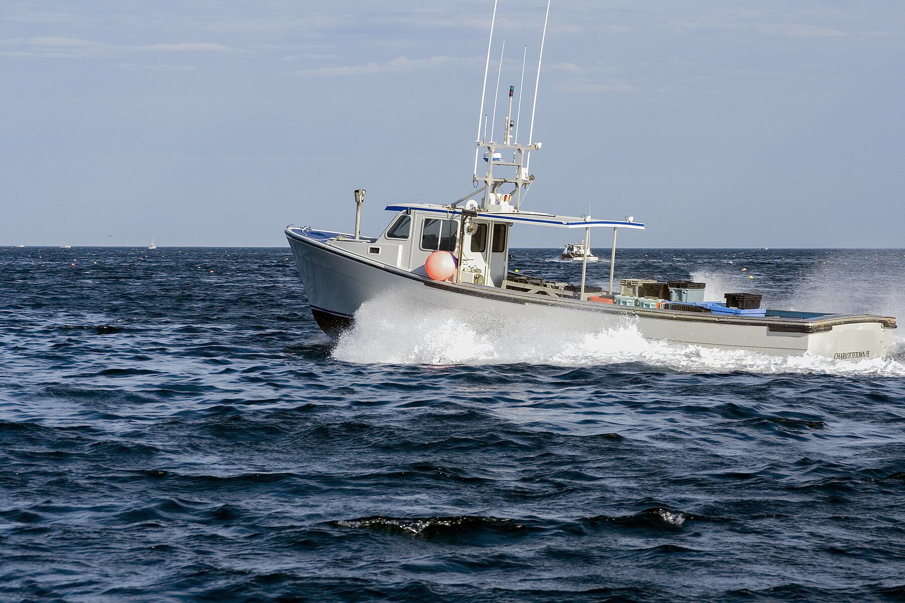10_25UltimatethingstodoinAtlanticCanada__GoDeepSeaFishinginPEI_shutterstock_69453562