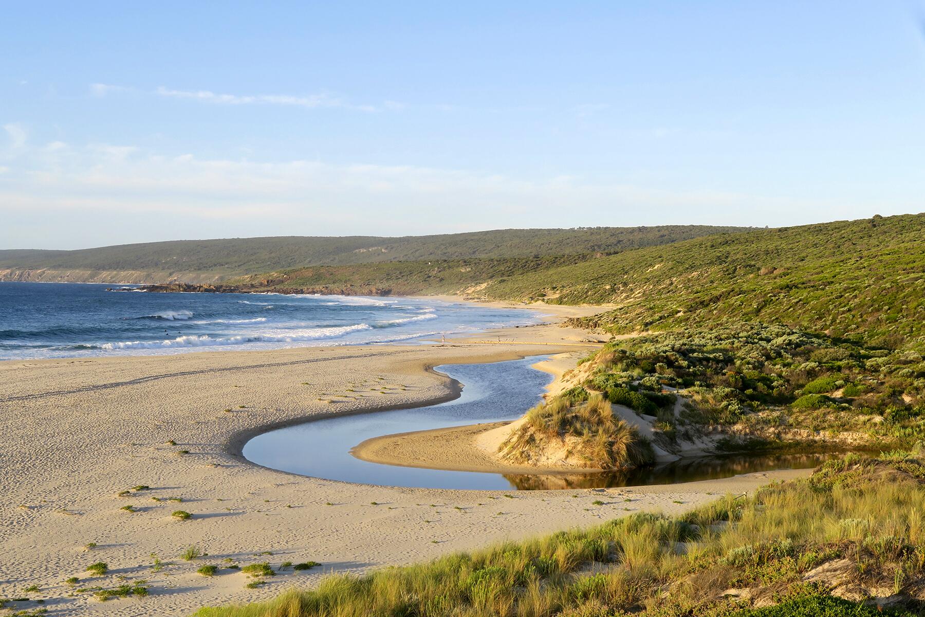 10_AustraliaBestBeaches__YallingupBeach_iStock-495831322