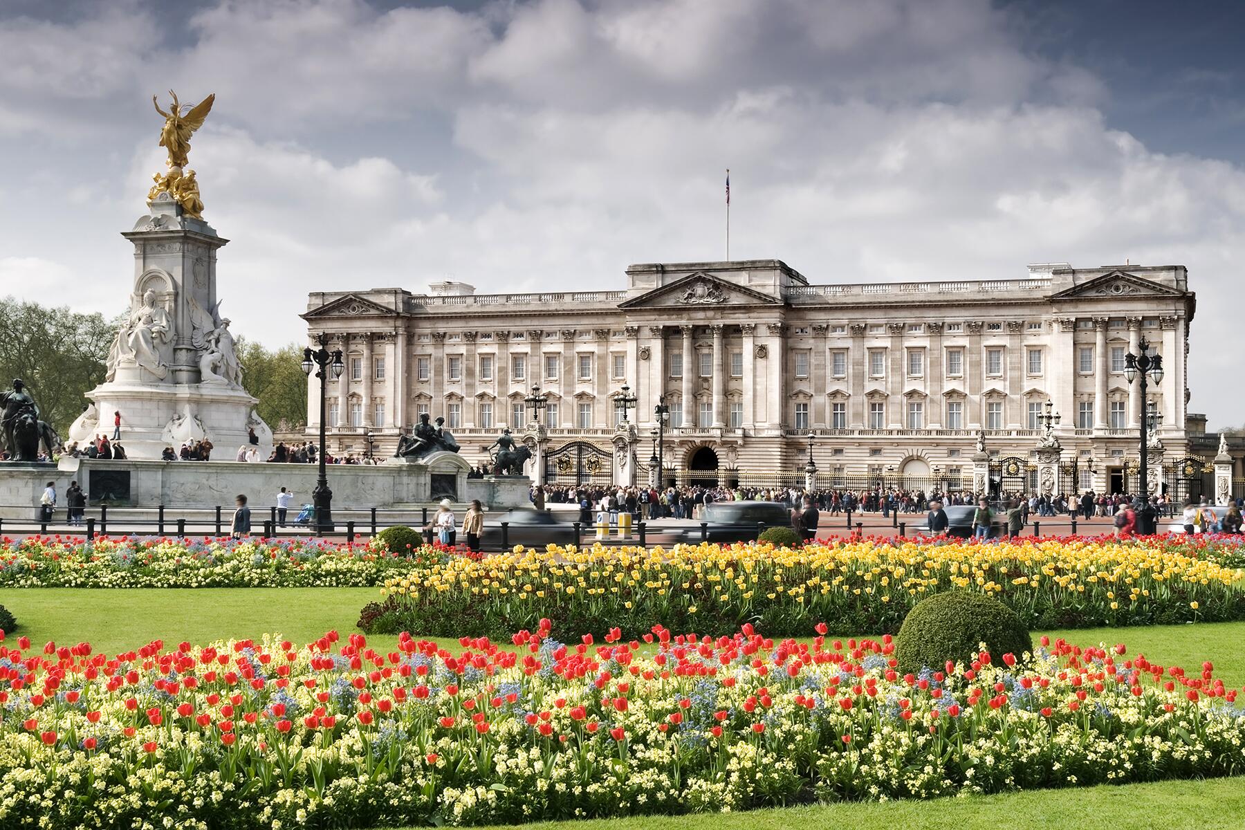 tours of royal palaces in london